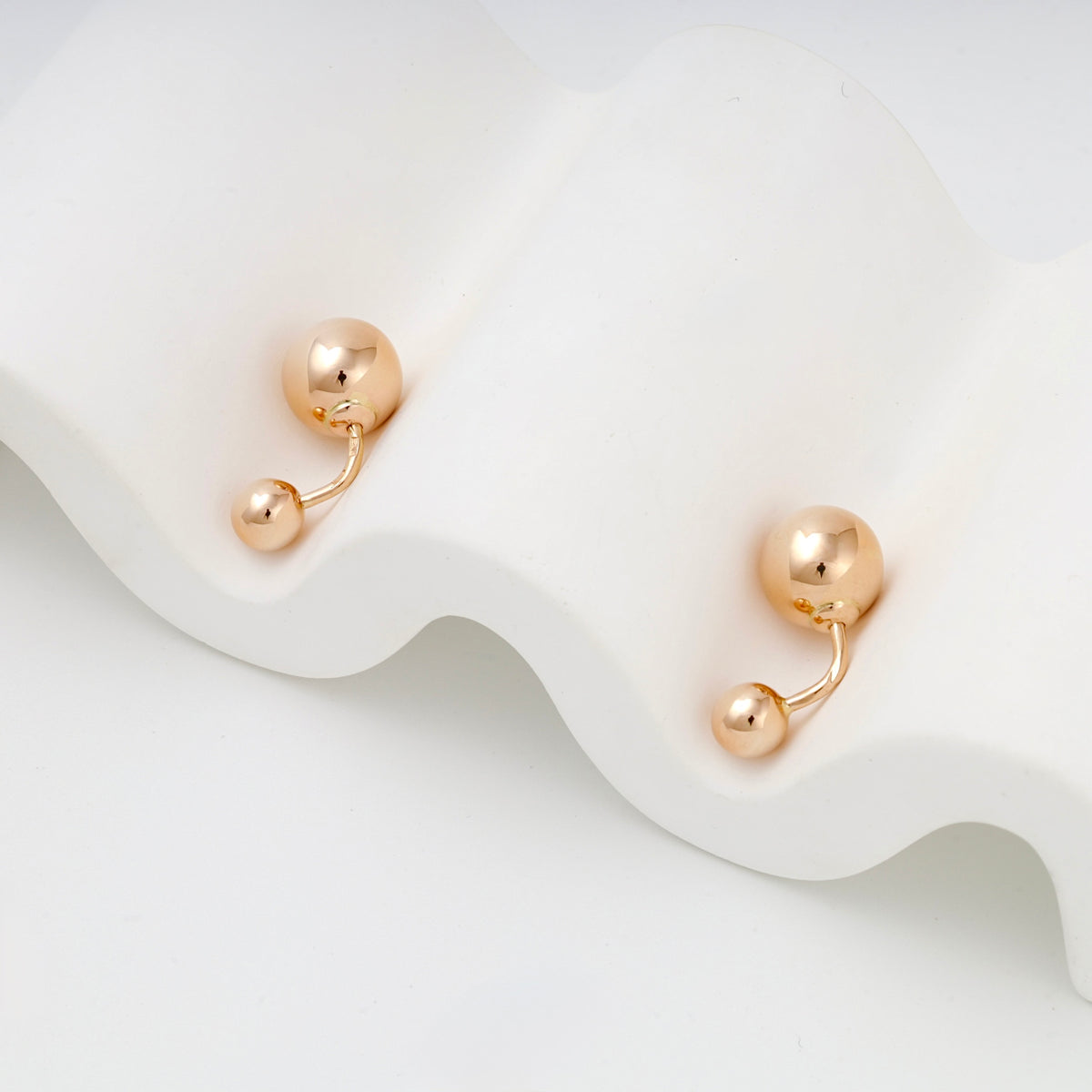 Rose gold double ball earrings back view — Kabluchka