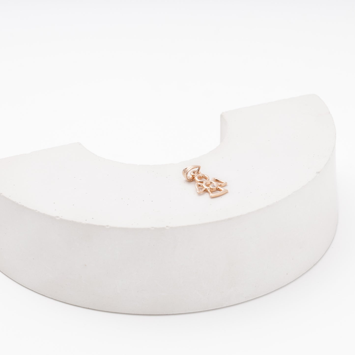 Rose gold angel pendant jewelry — Kabluchka