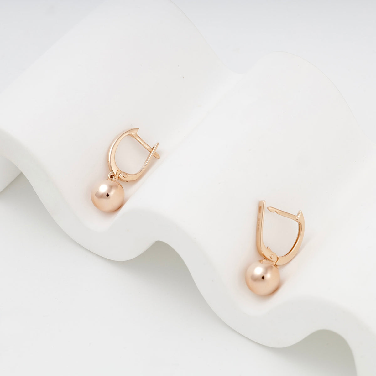 English clasps and polished ball pendants — 2005973101 — Kabluchka
