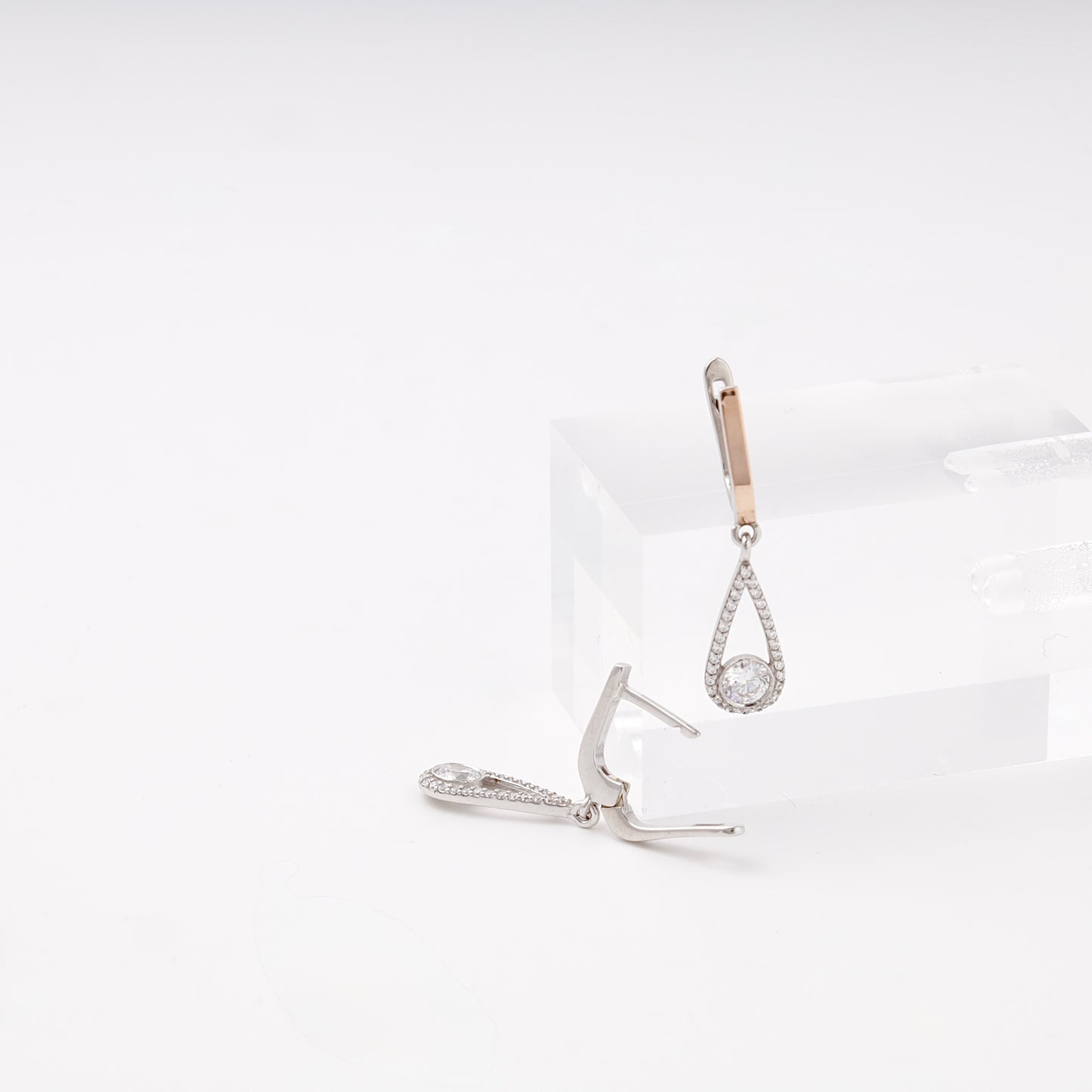 Silver 925 teardrop drop earrings with English lock, side view — Kabluchka