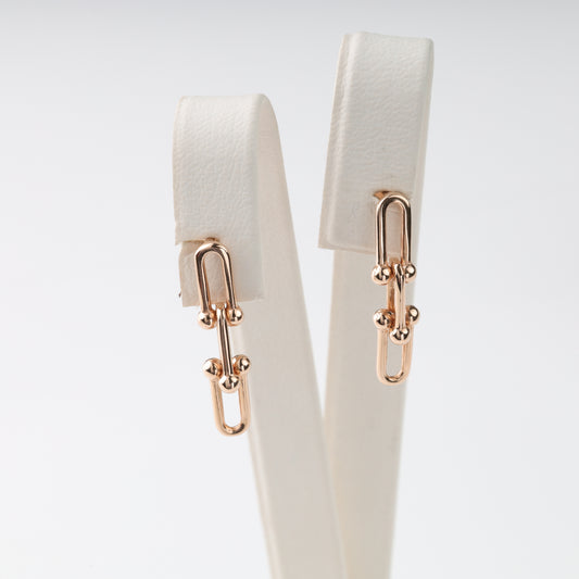 Rose gold hardware link earrings front view - Kabluchka