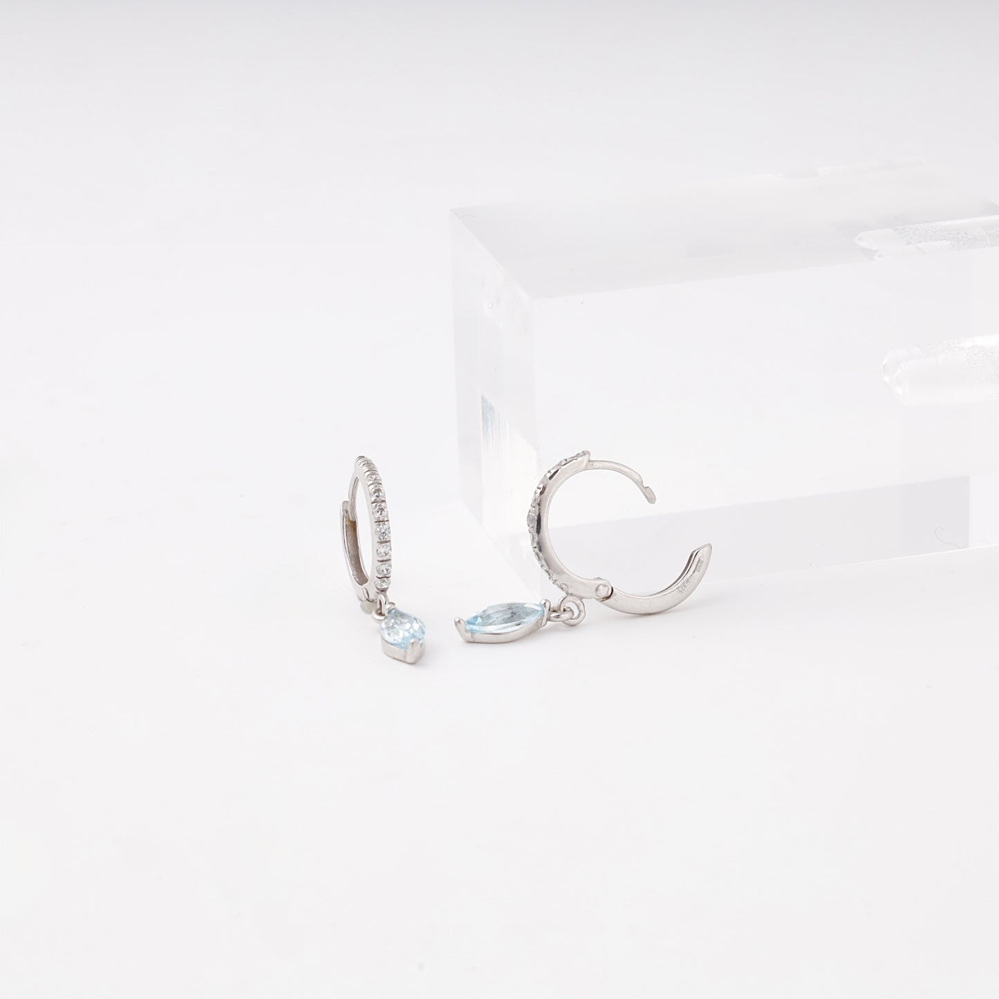 Blue topaz and cubic zirconia silver 925 earrings — Kabluchka