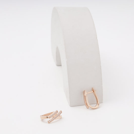 Rose gold 585 double bar earrings with CZ, one closed one open showing English lock — Kabluchka