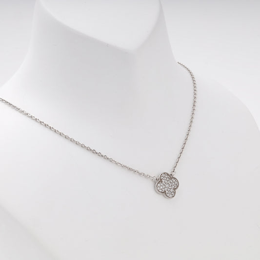Silver 925 cubic zirconia clover pendant necklace, close view — Kabluchka