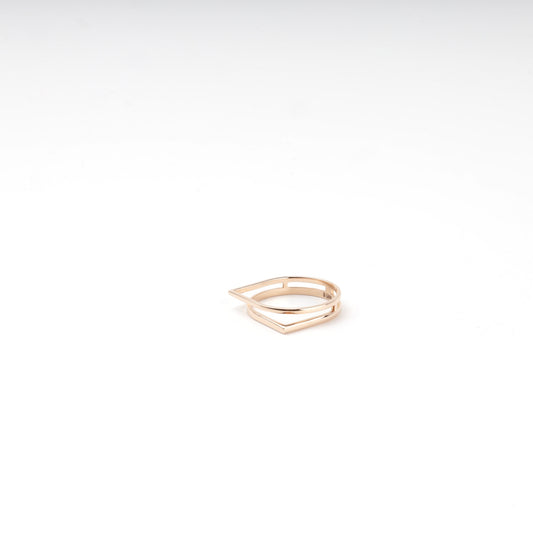 Rose gold 585 pointed band ring, angled view — Kabluchka