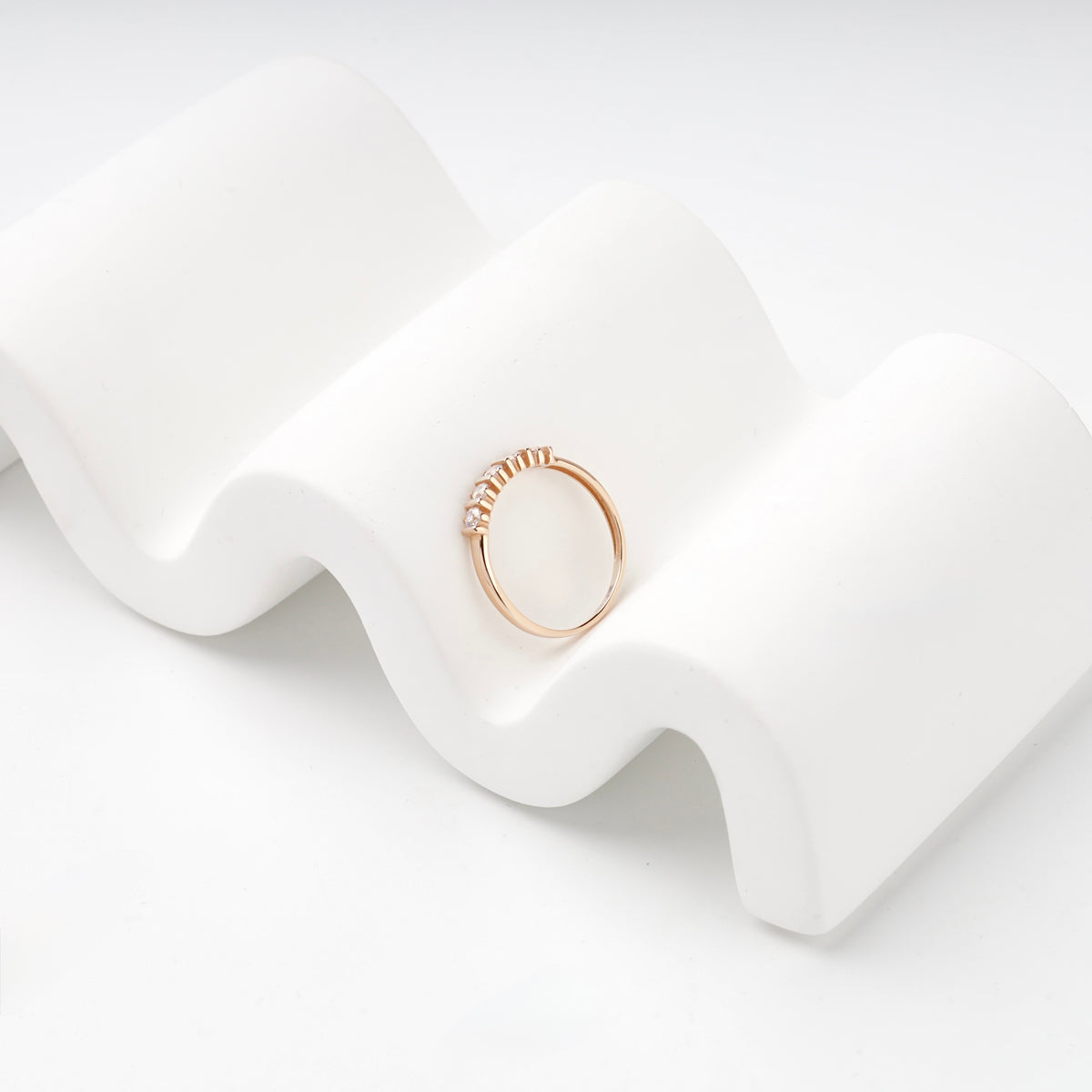 Rose gold five-stone ring, band detail — 1512K(Au) — Kabluchka