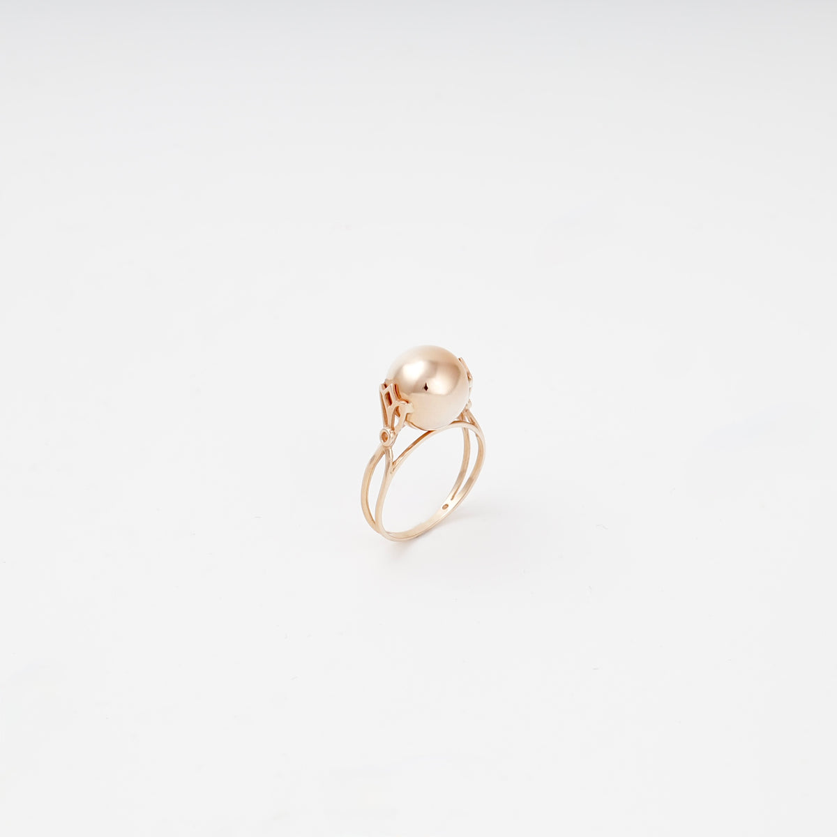 Rose gold sphere ring, rear angle — 300337 — Kabluchka