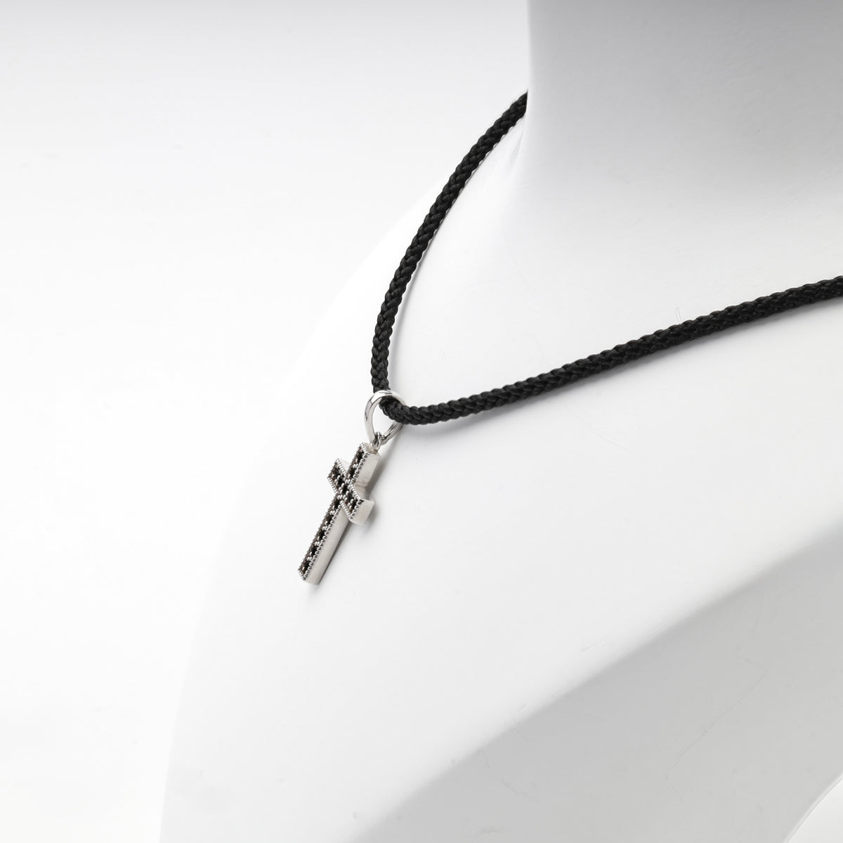 Rhodium-plated silver black cubic zirconia cross pendant — view 5 — Kabluchka