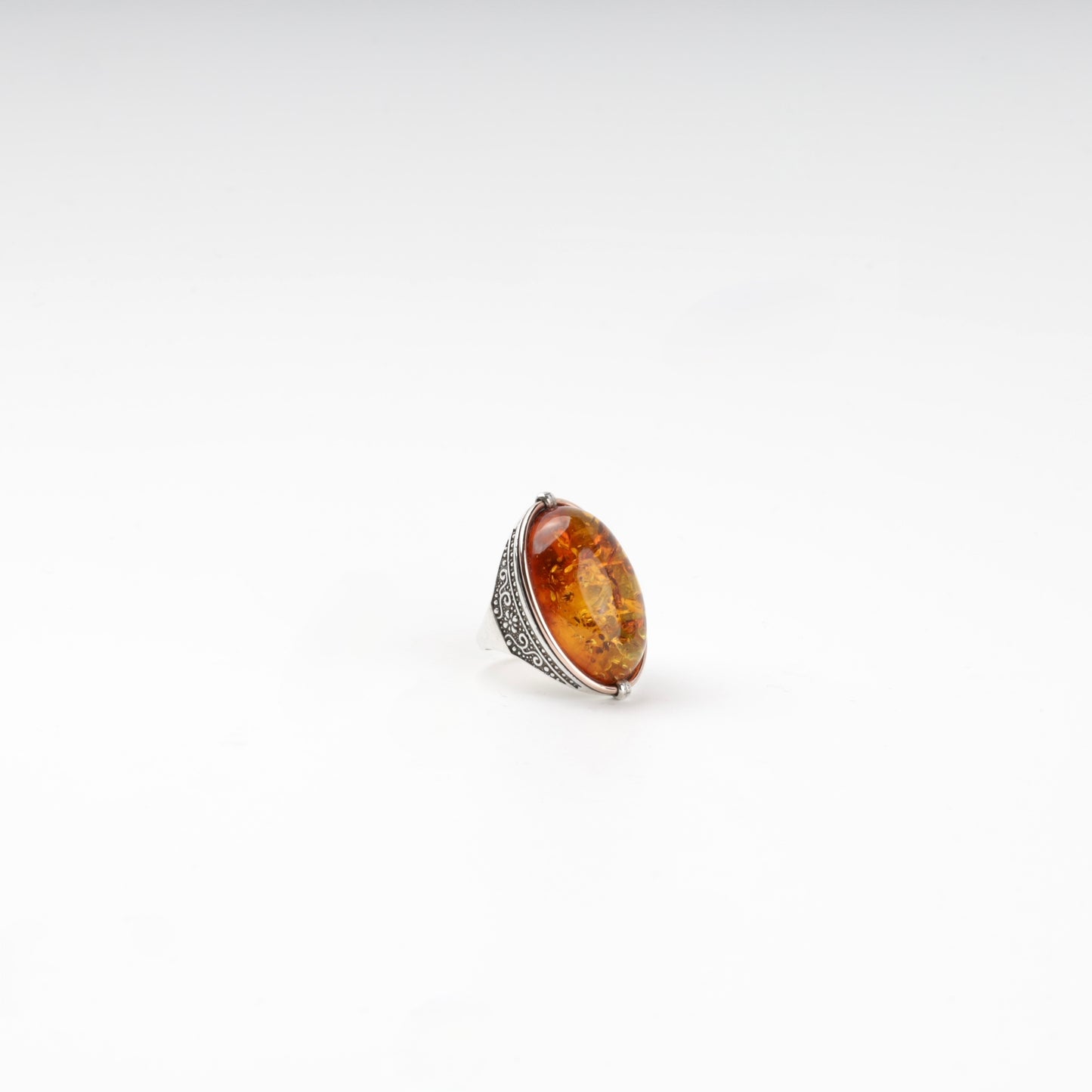 Size measurement of oval amber ring — Kabluchka