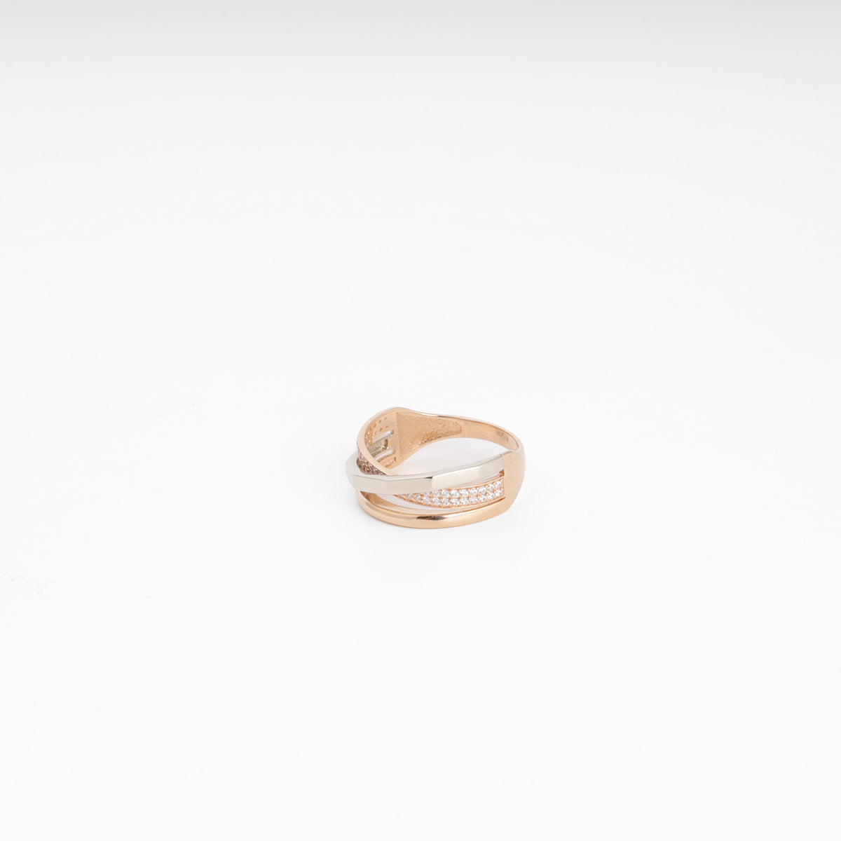 Two-tone gold cubic zirconia crossing ring — rear angle — Kabluchka