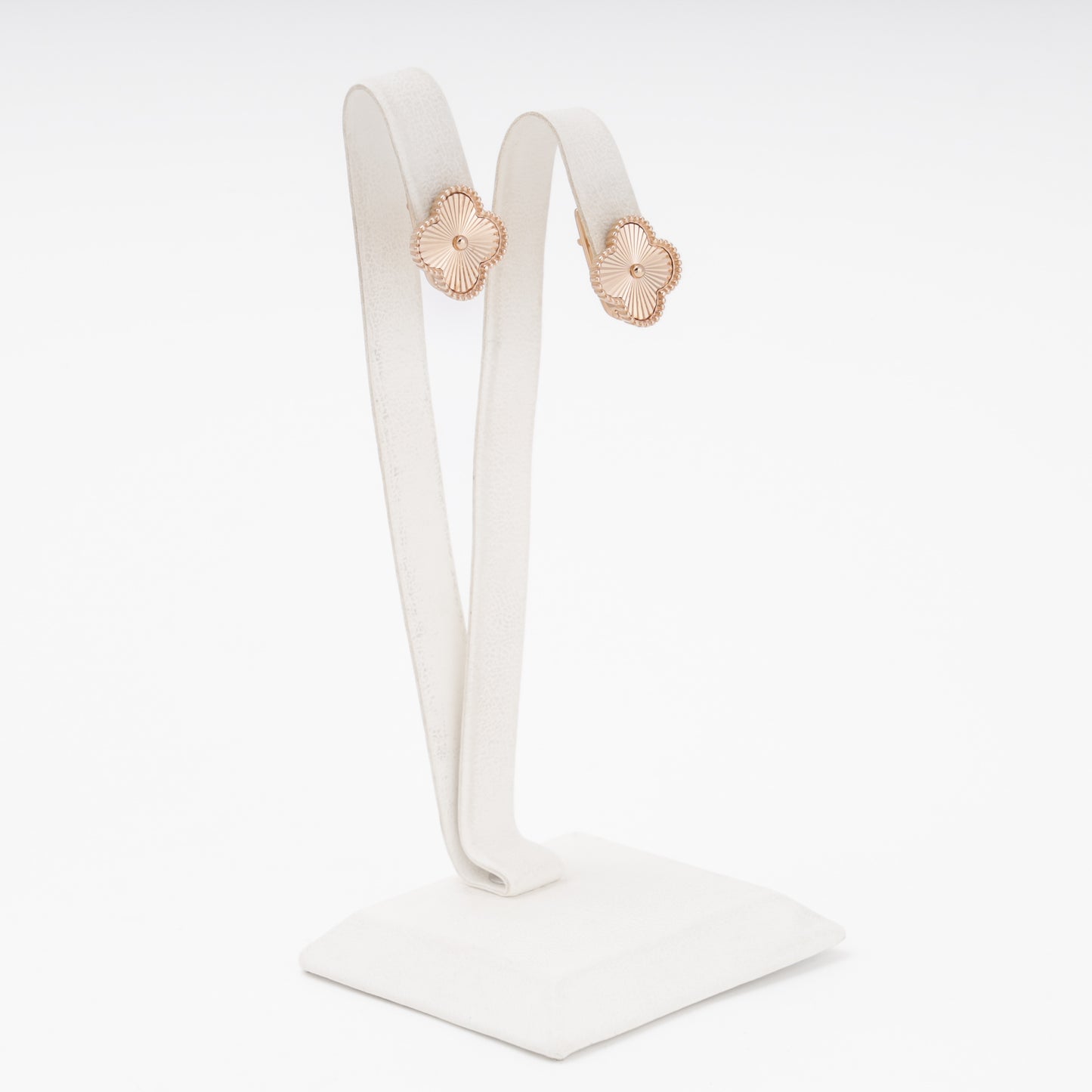 Rose gold clover earrings flat view with English lock — Kabluchka