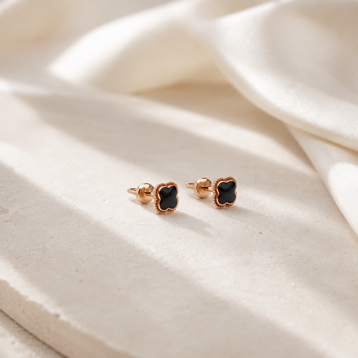 Rose Gold 14K (585) Black Enamel Clover Stud Earrings — alternate view — Kabluchka