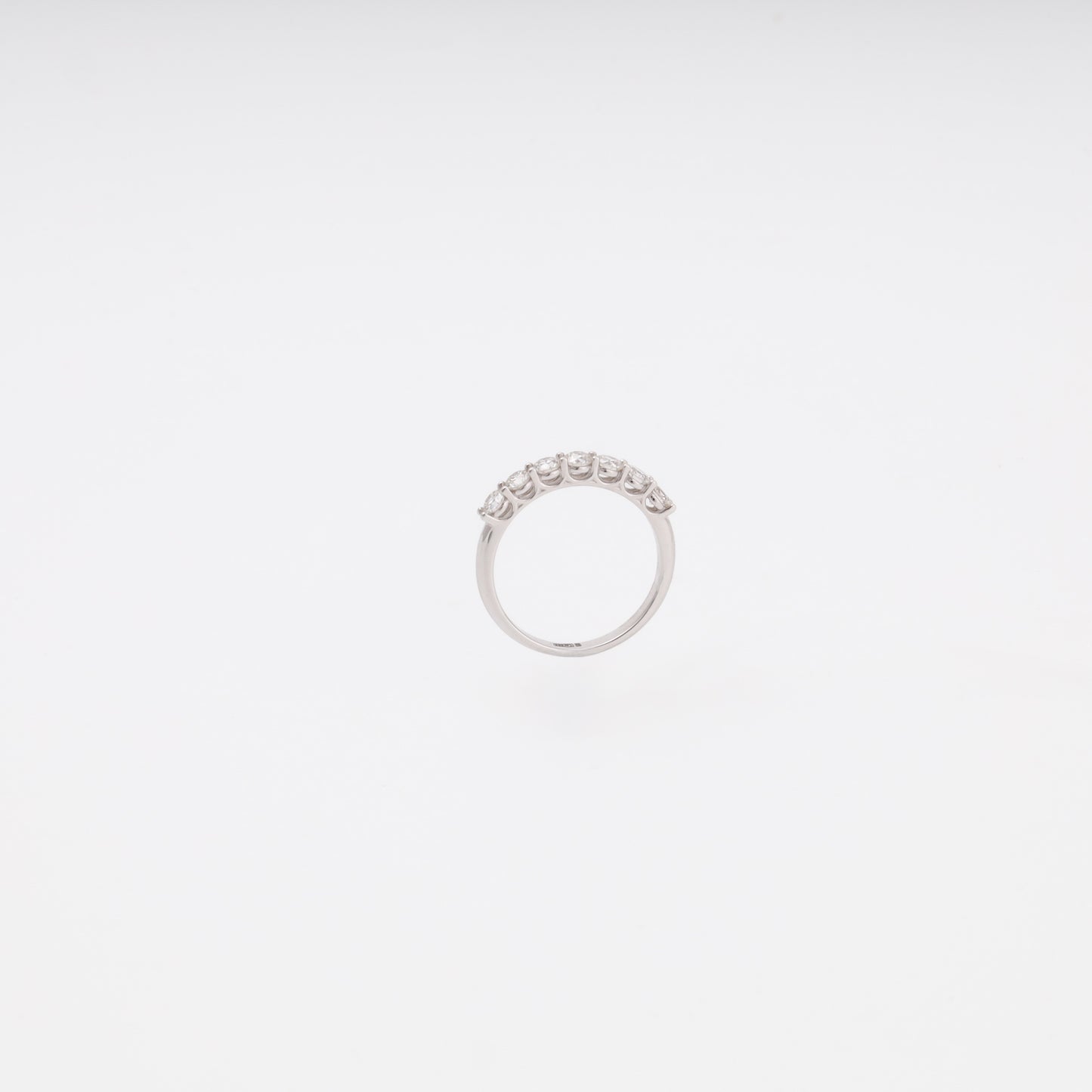 White gold diamond band ring showing brilliant-cut stones - Kabluchka