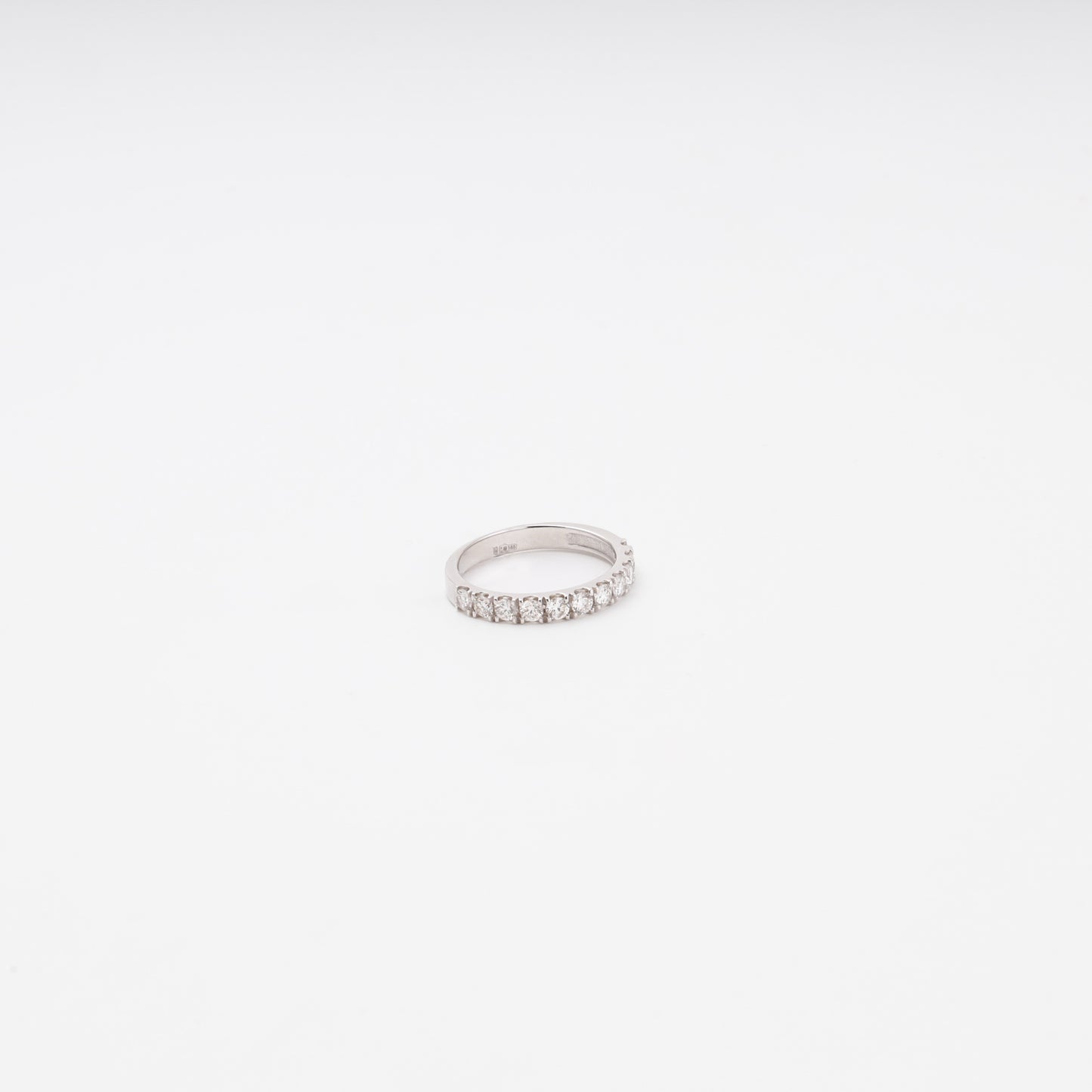 14K white gold diamond ring close-up showing prong settings and hallmark - Kabluchka