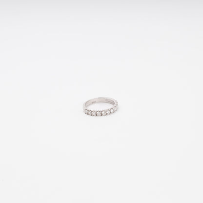 14K white gold diamond ring close-up showing prong settings and hallmark - Kabluchka