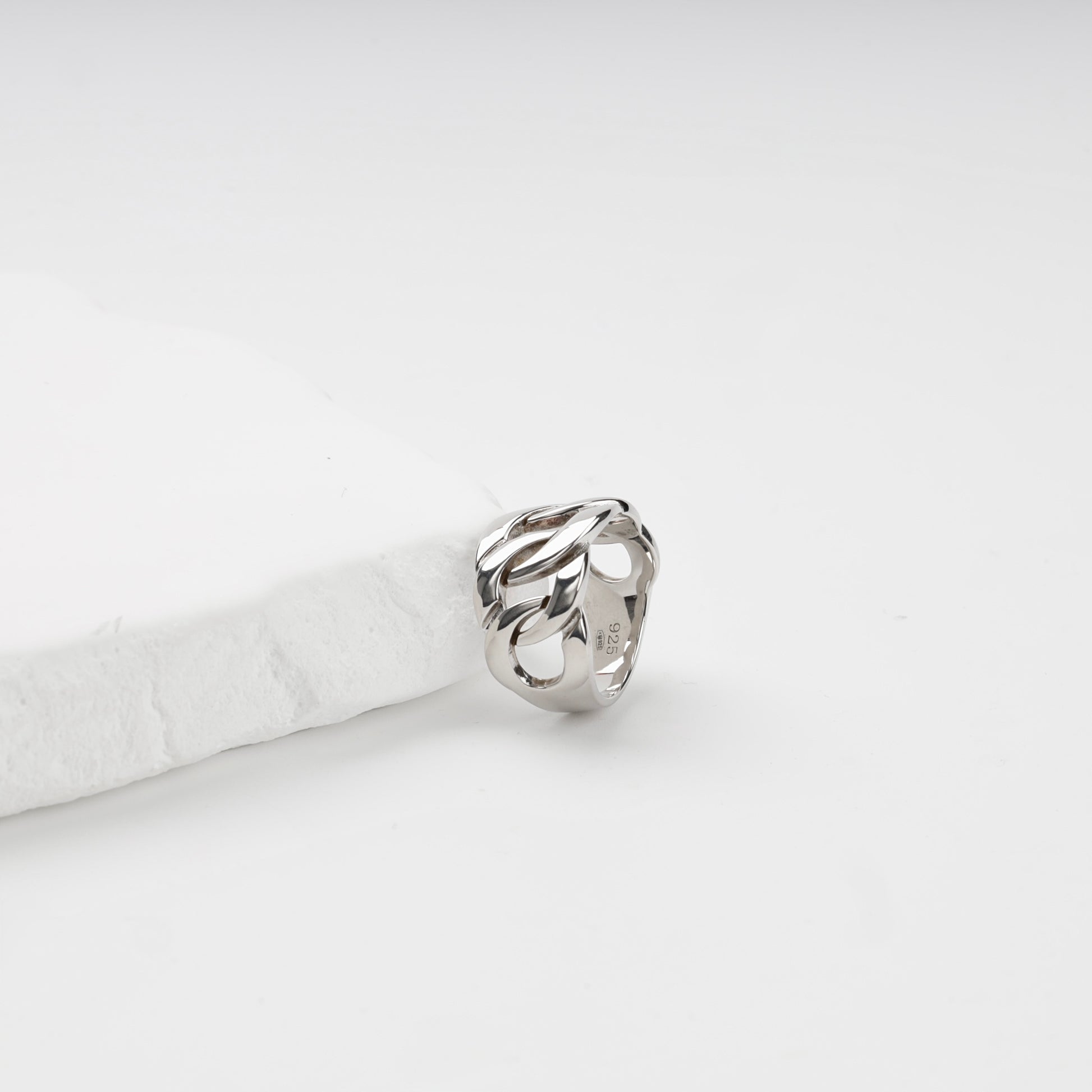 Silver 925 chain-inspired ring, side profile — Kabluchka