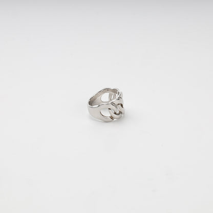 Silver curb-link ring, front view — Kabluchka