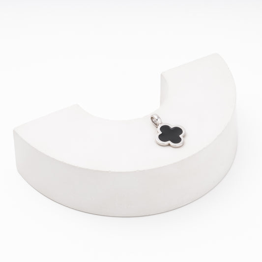 Silver 925 clover pendant with black enamel on display — Kabluchka