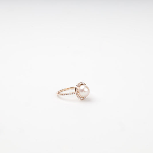 Cultured pearl halo ring in rose gold, front view — Kabluchka