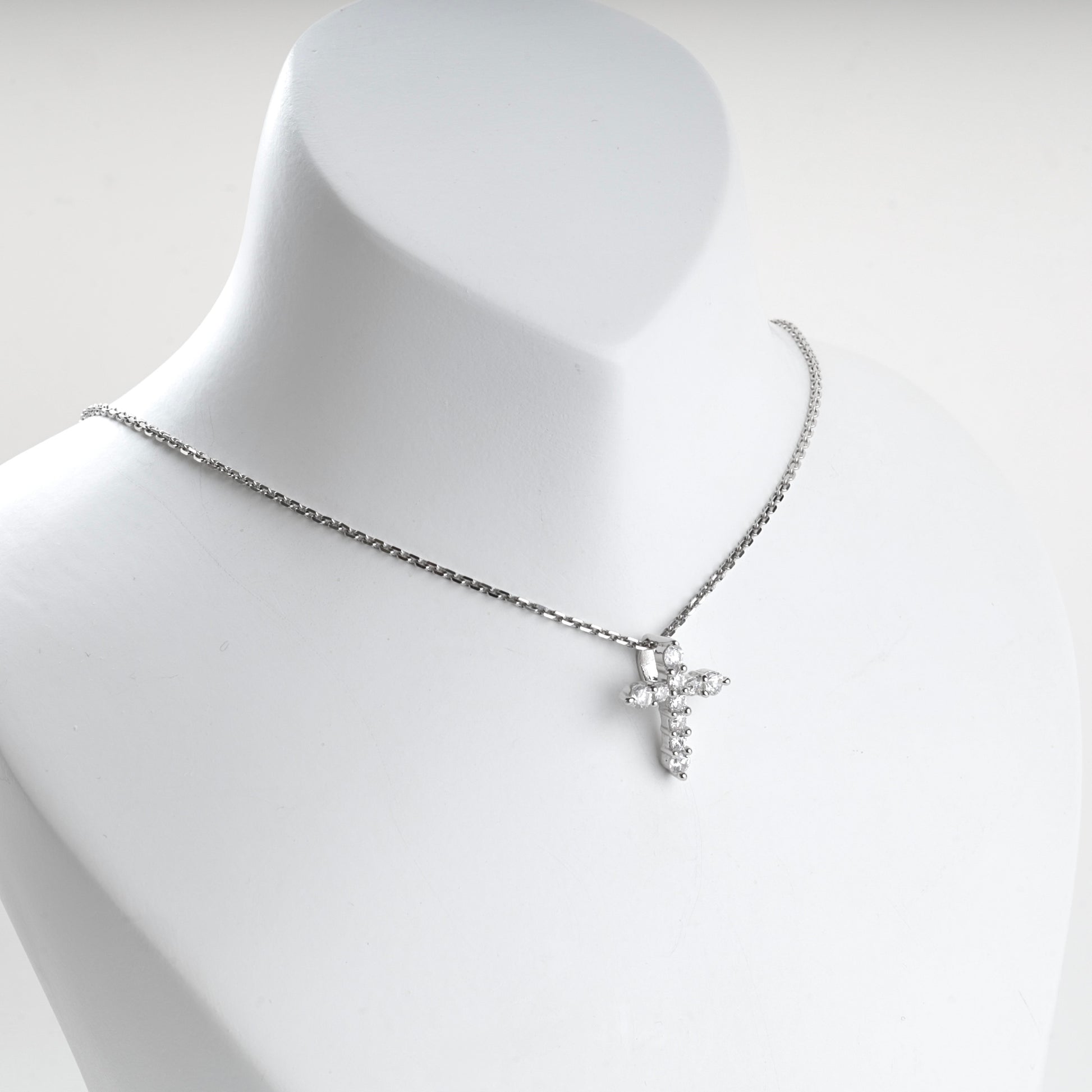 Rhodium-plated Silver 925 cluster zirconia cross pendant, product view 3 — Kabluchka