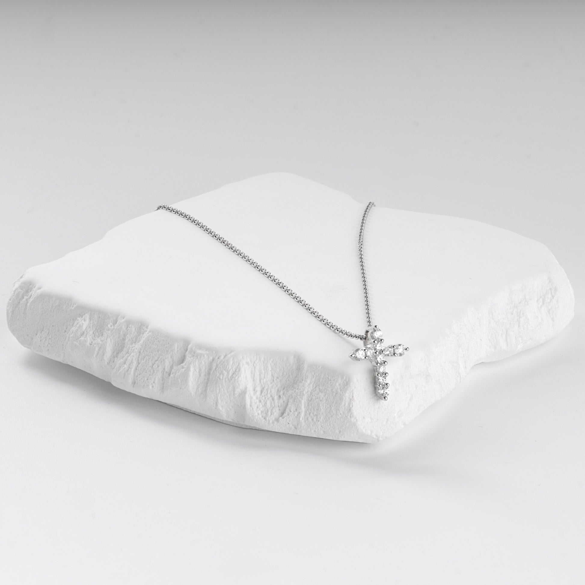 Rhodium-plated Silver 925 cluster zirconia cross pendant, product view 5 — Kabluchka