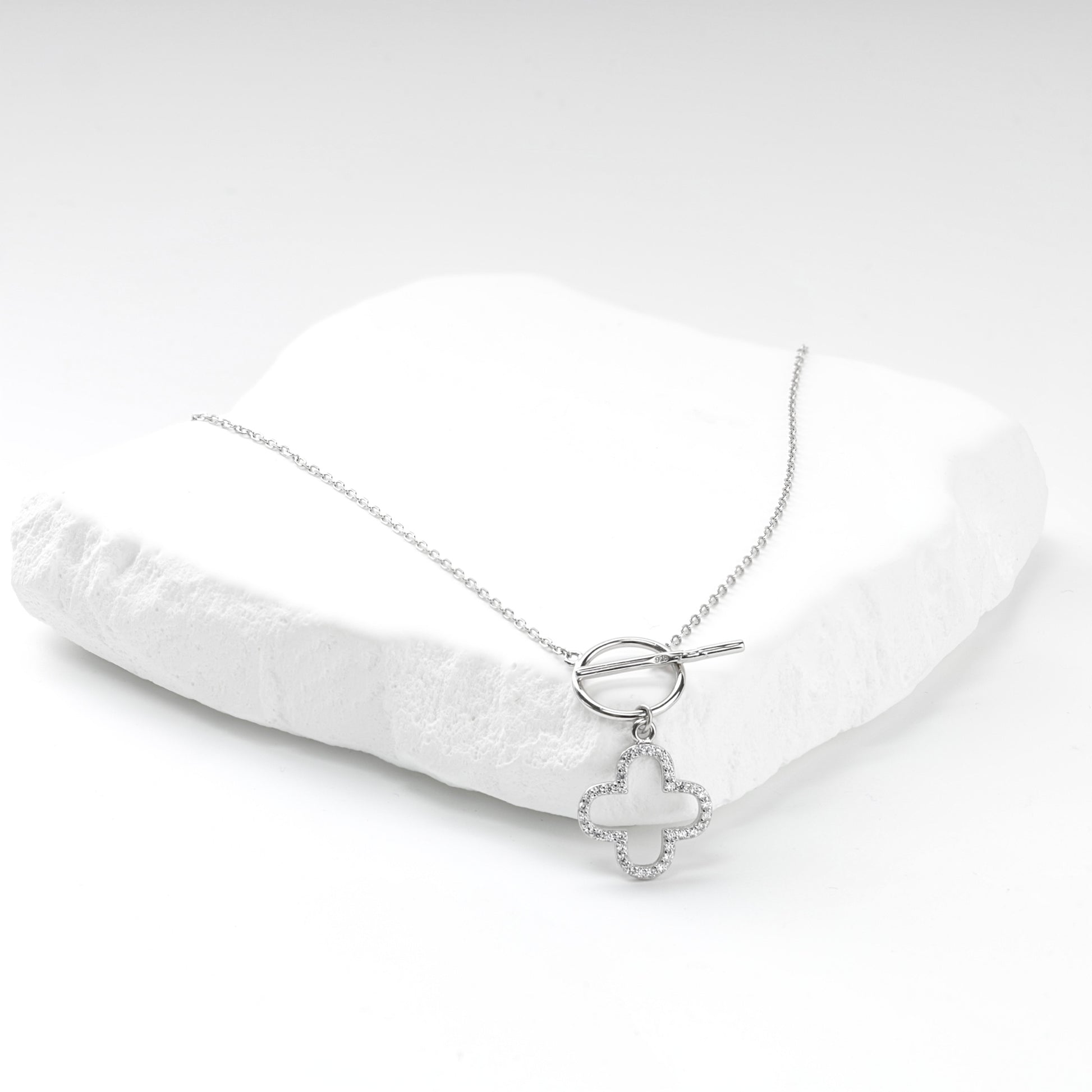 Rhodium-plated Silver 925 cubic zirconia clover toggle necklace, product view 3 — Kabluchka