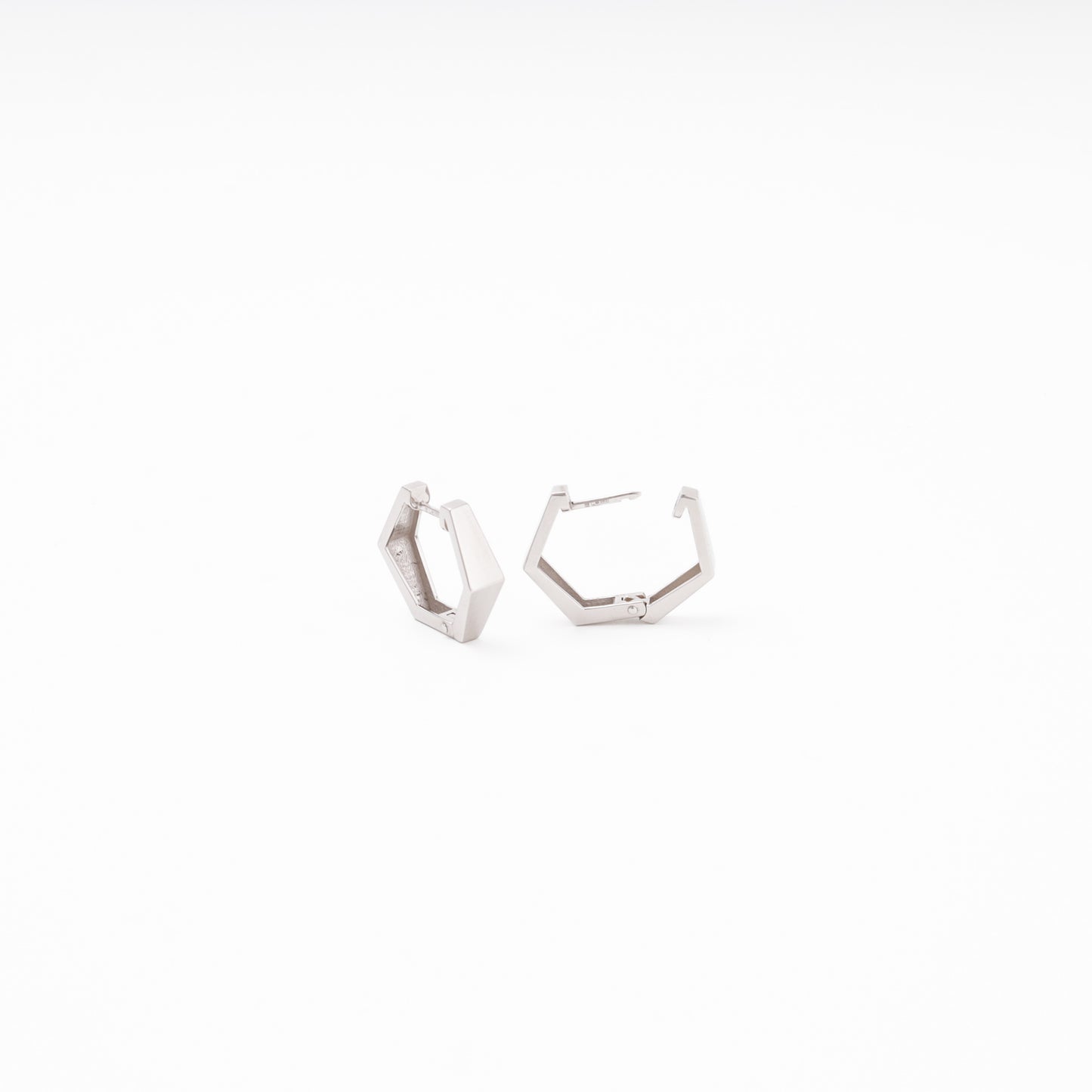 White gold huggie earrings hexagon shape — Kabluchka