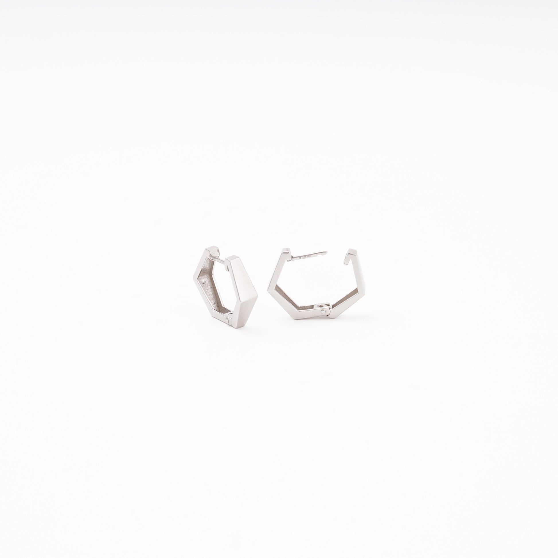 White gold huggie earrings hexagon shape — Kabluchka