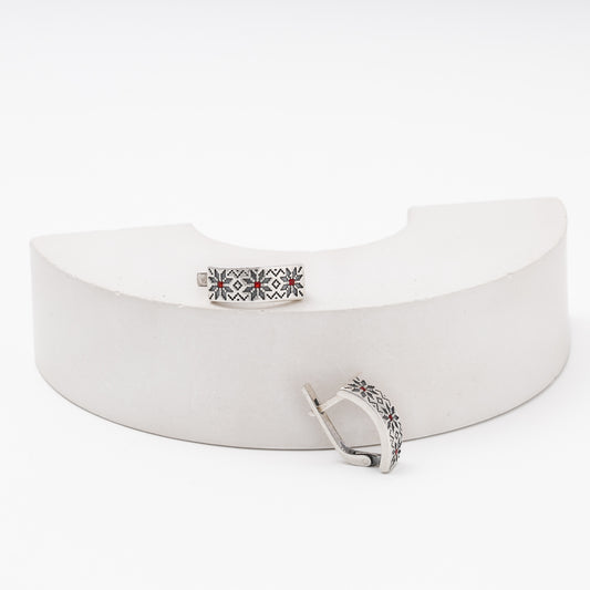 Silver vyshyvanka earrings front view, Kabluchka