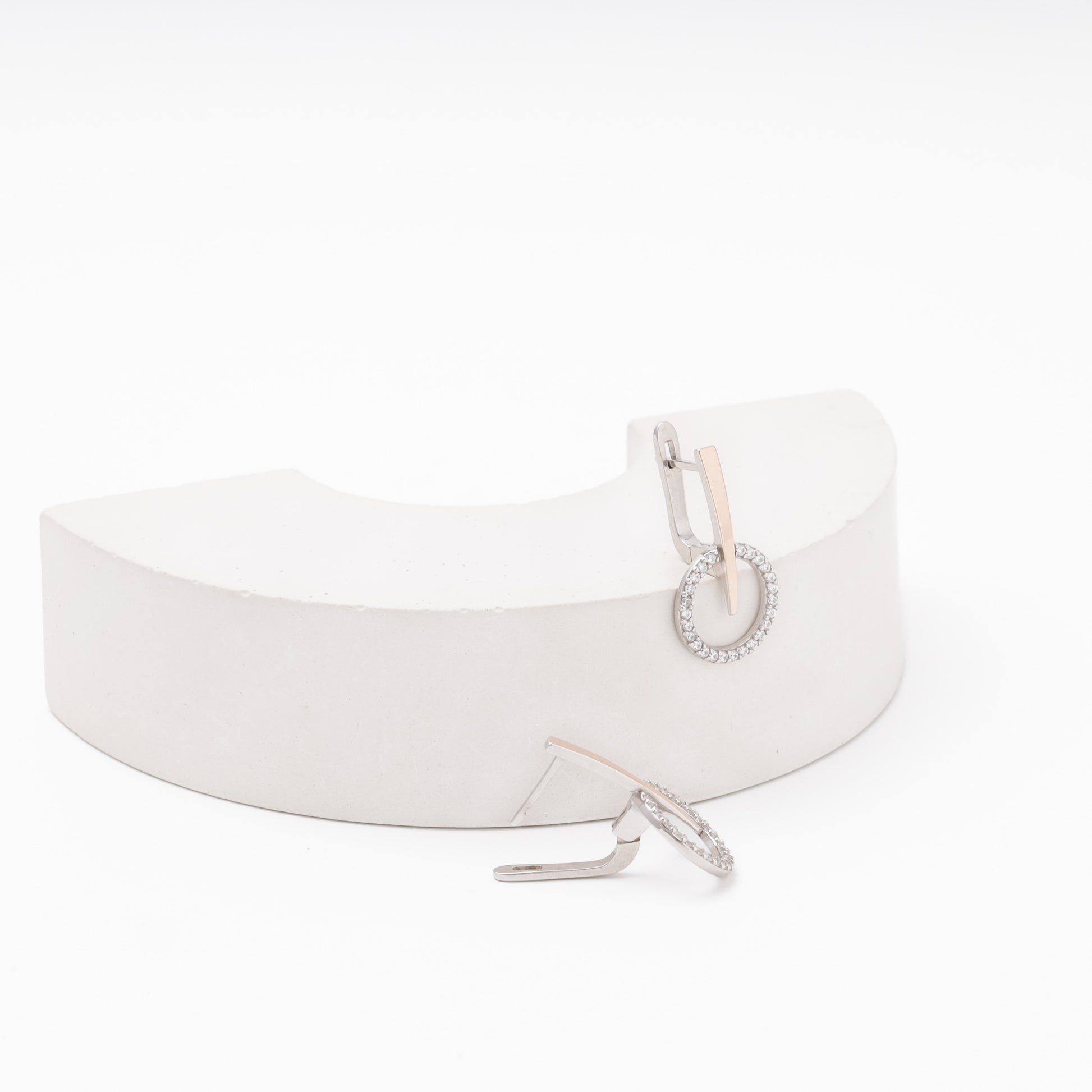 Silver 925 earrings side view with CZ circle drop — Kabluchka