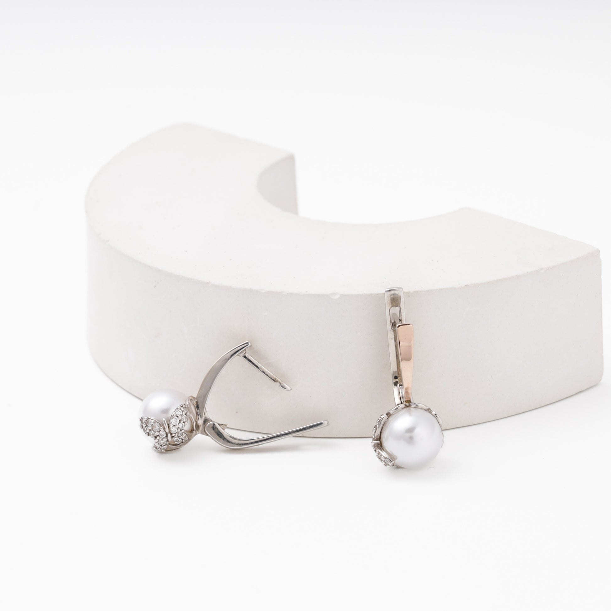 Silver 925 pearl earrings with CZ floral crown — side view — Kabluchka