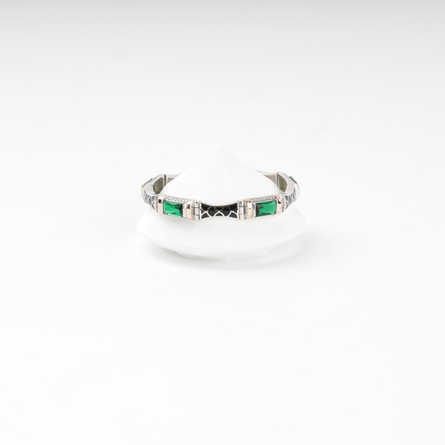 Rhodium-plated green stone link bracelet — front detail — Kabluchka