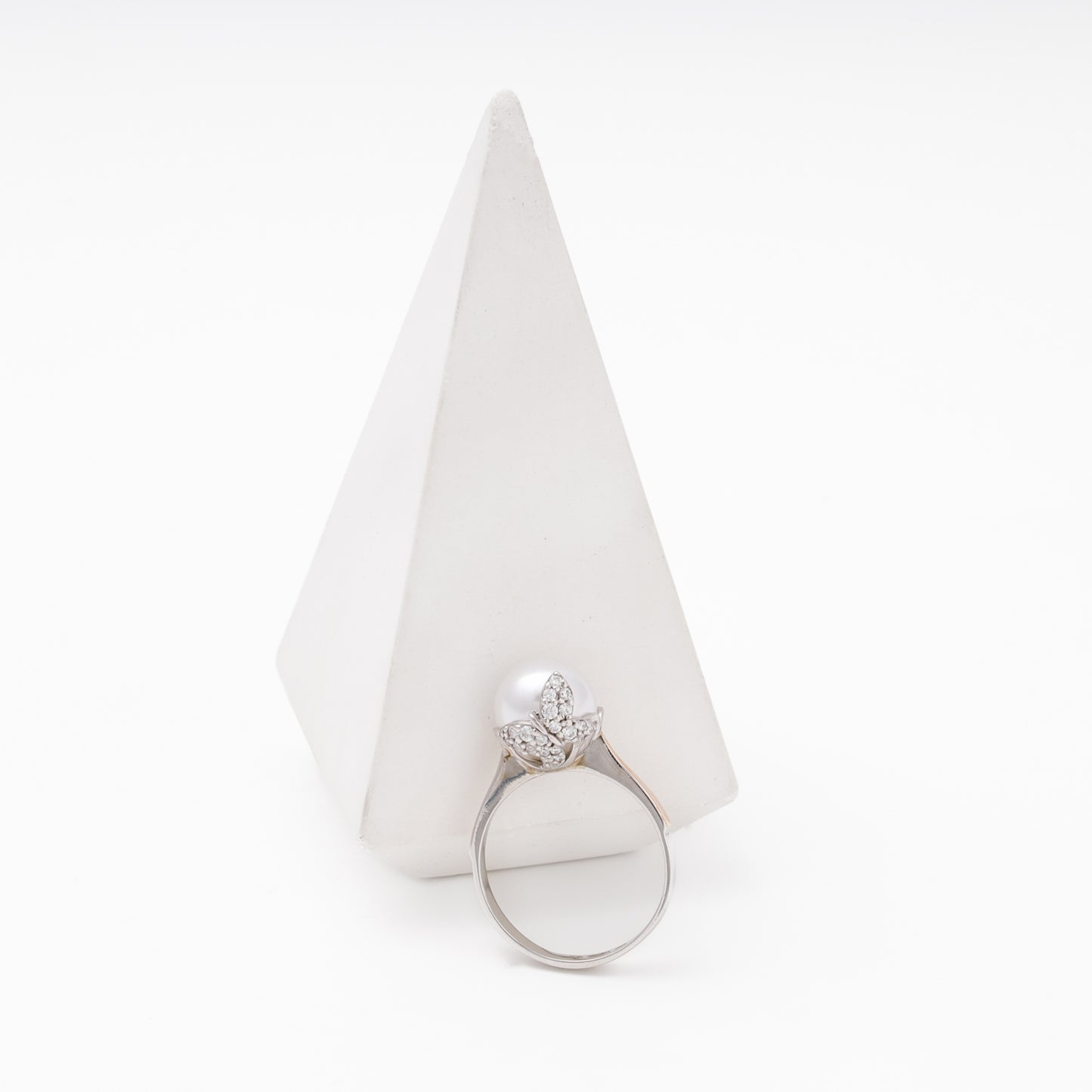 Silver 925 ring with pearl and CZ — front view display — Kabluchka