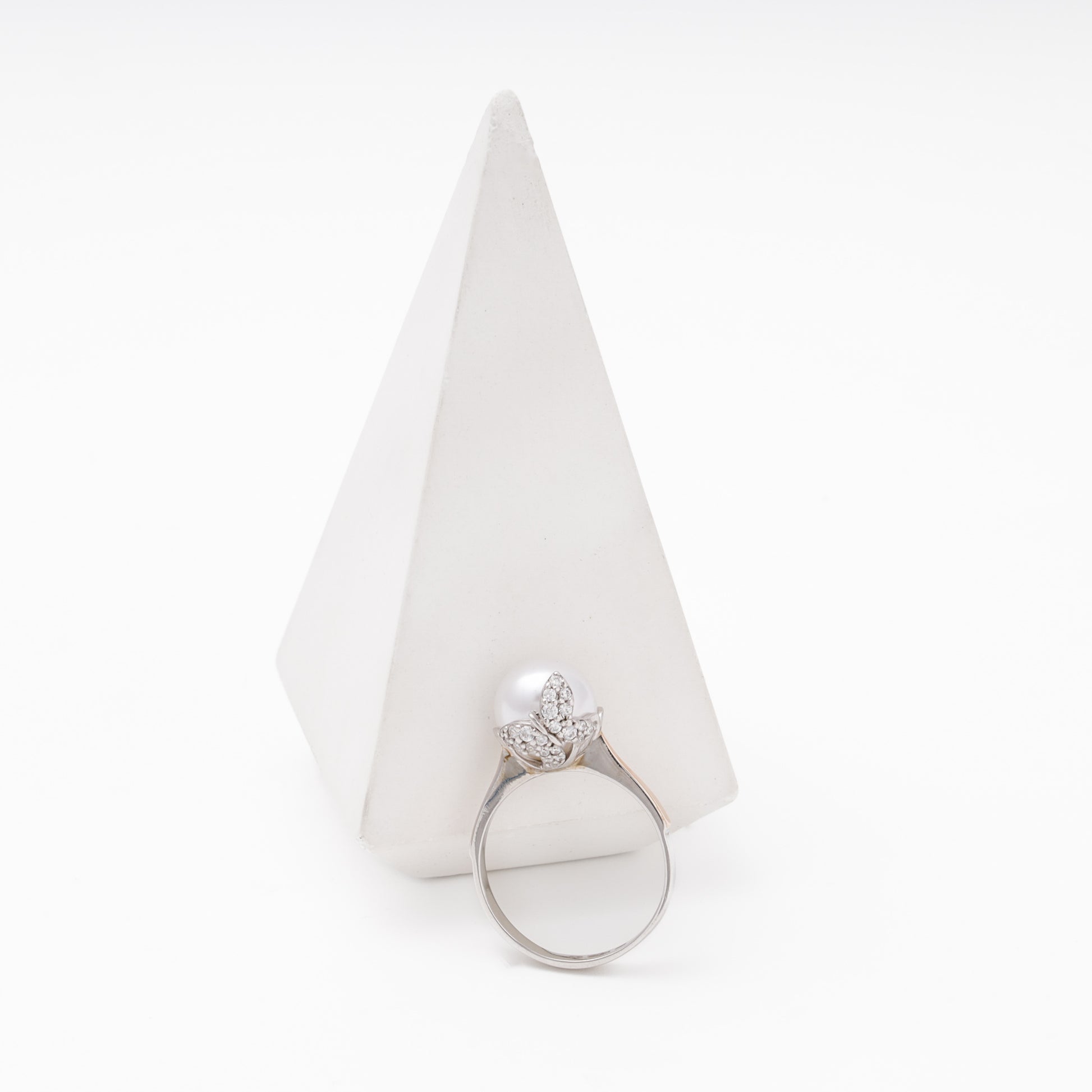 Silver 925 ring with pearl and CZ — front view display — Kabluchka