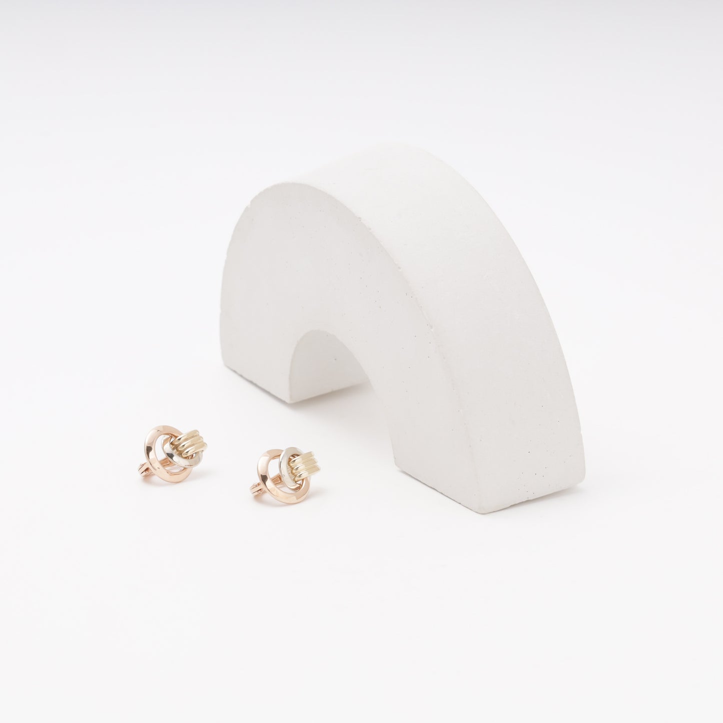 Gold 585 three-tone knot earrings, pair — Kabluchka