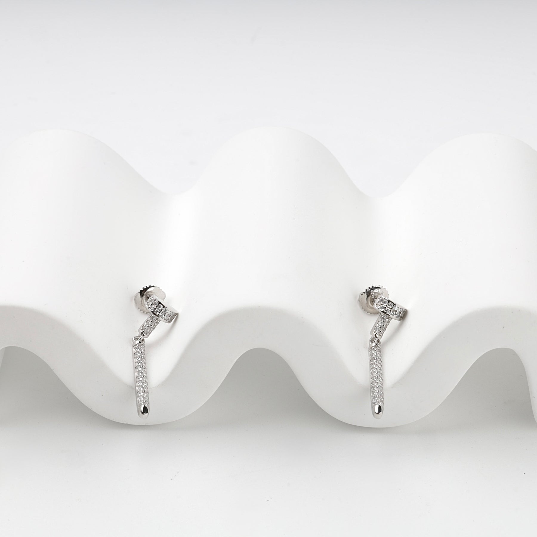 Kabluchka editorial jewelry detail