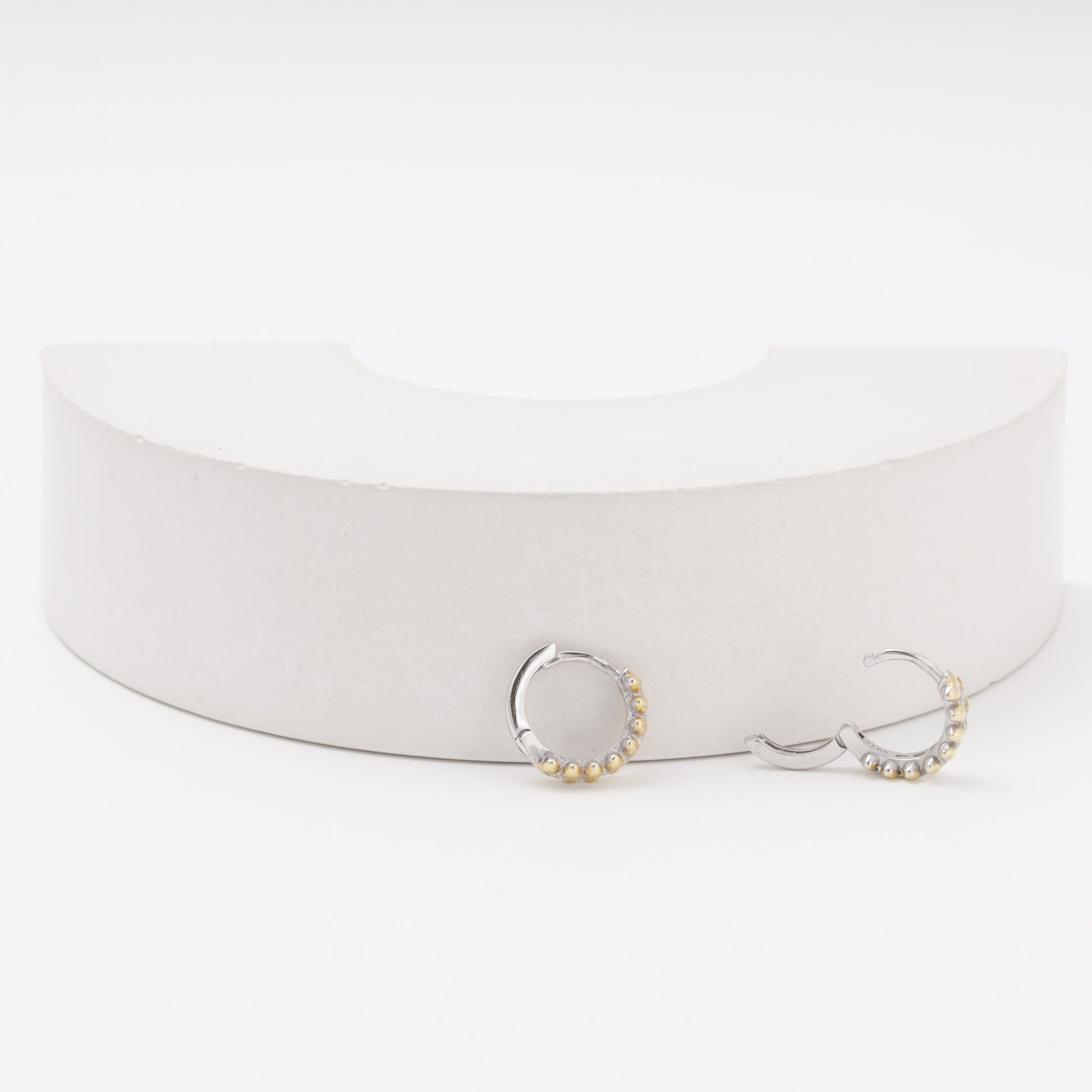 Silver 925 CZ Huggie Earrings detail — Kabluchka