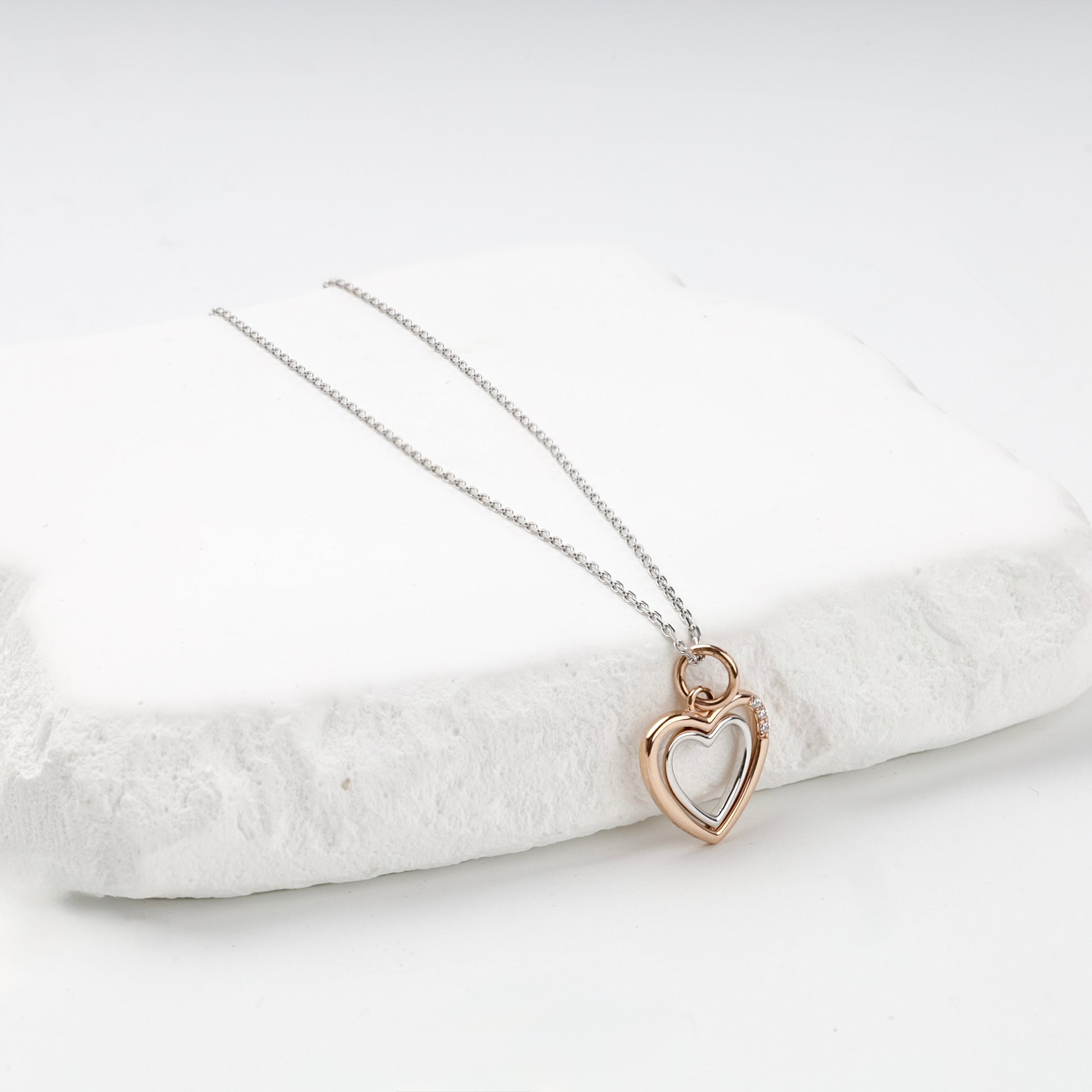 Two-tone Gold 14K (585) cubic zirconia open heart pendant, product view 3 — Kabluchka