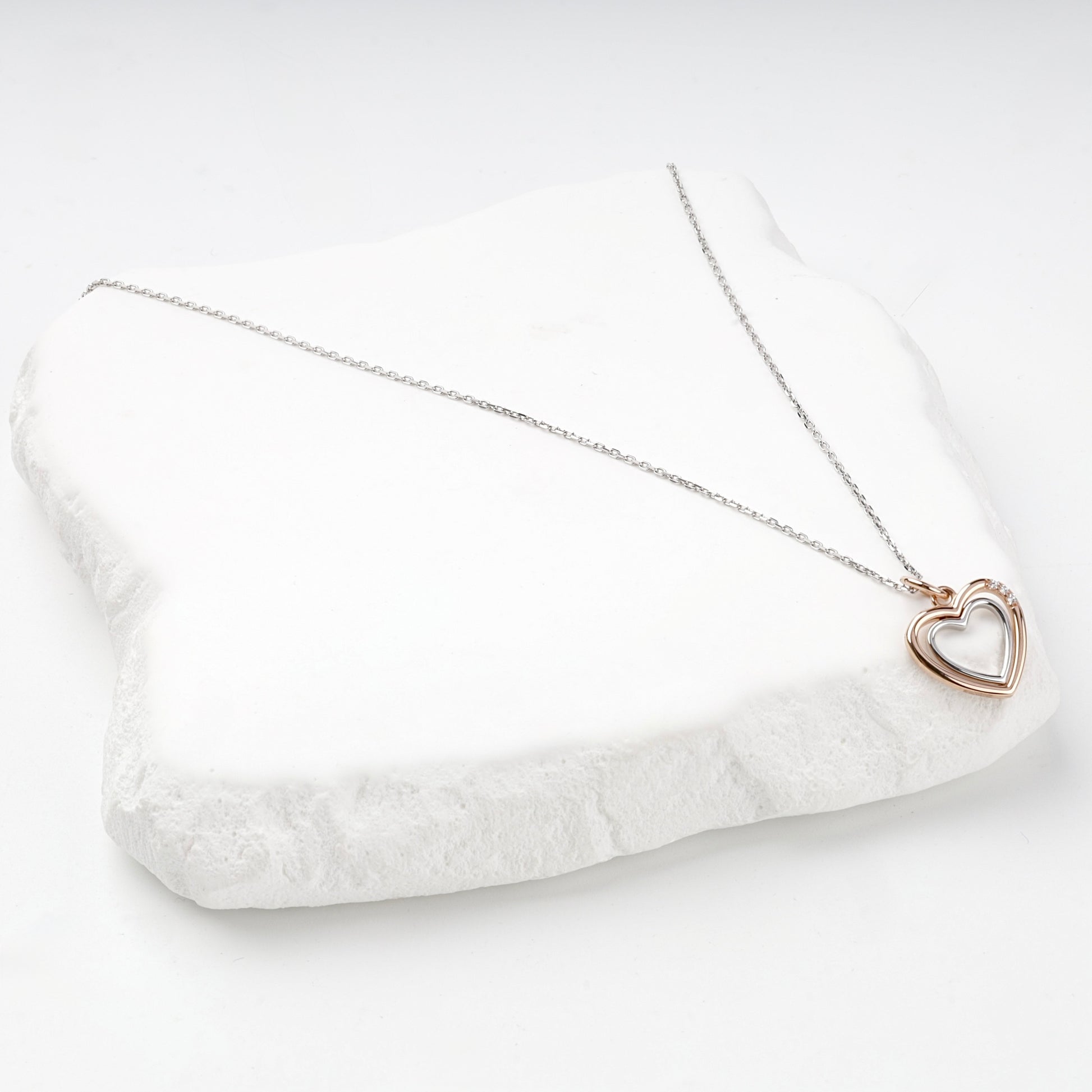 Two-tone Gold 14K (585) cubic zirconia open heart pendant, product view 4 — Kabluchka