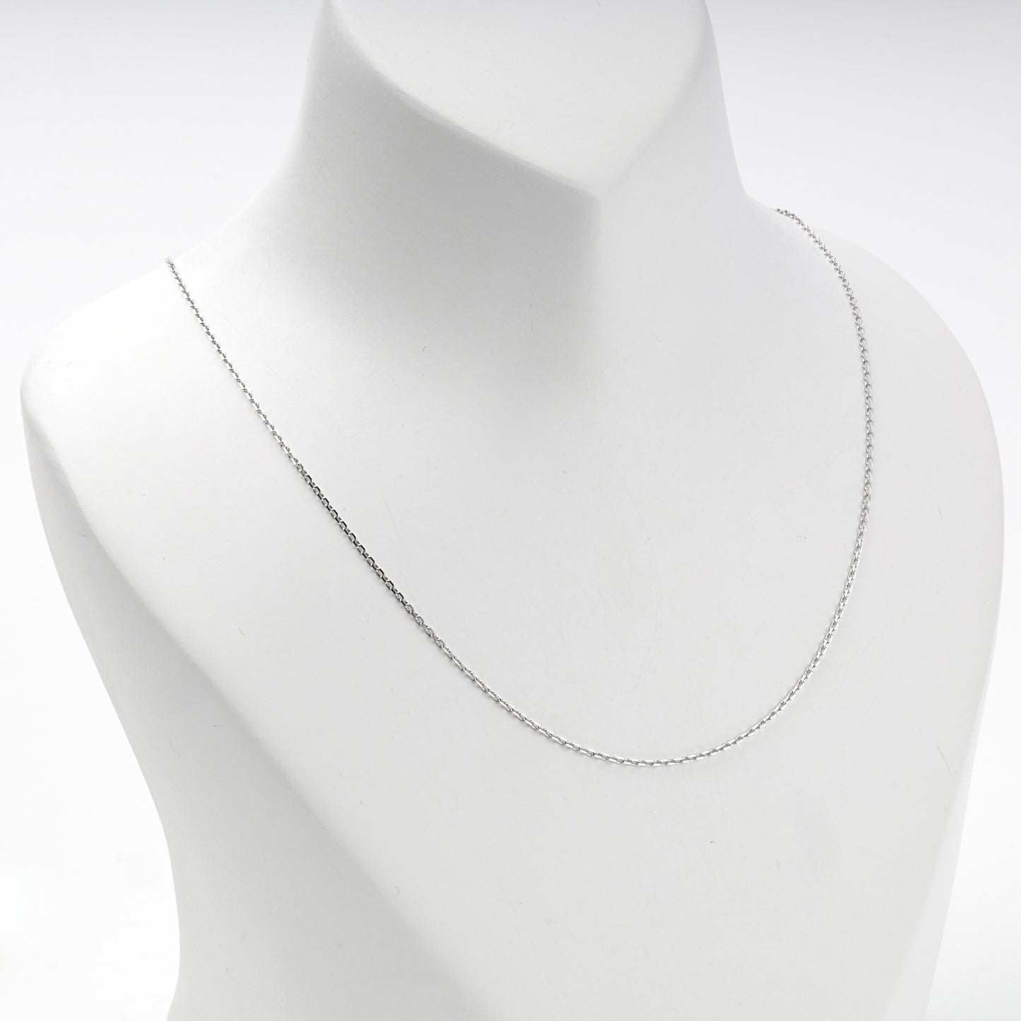 White Gold 14K fine cable chain necklace, full view