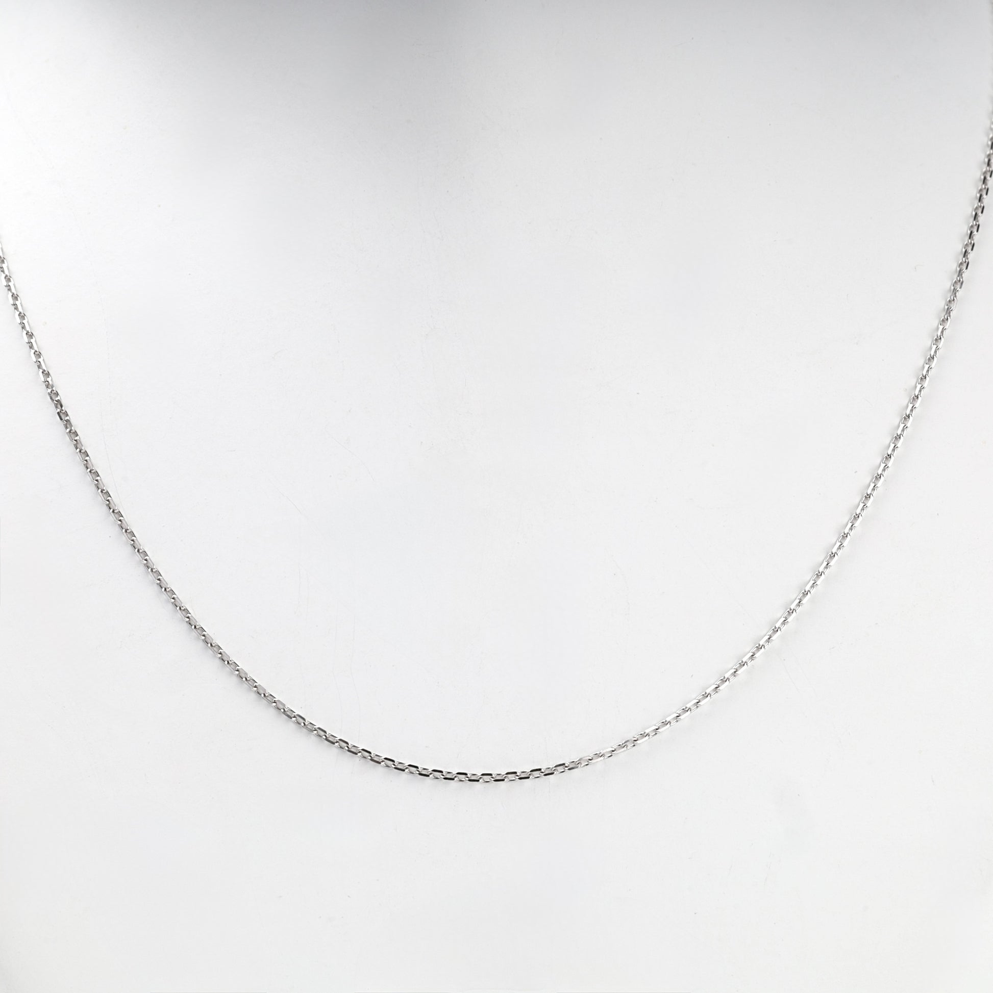 White Gold 14K cable chain necklace on display