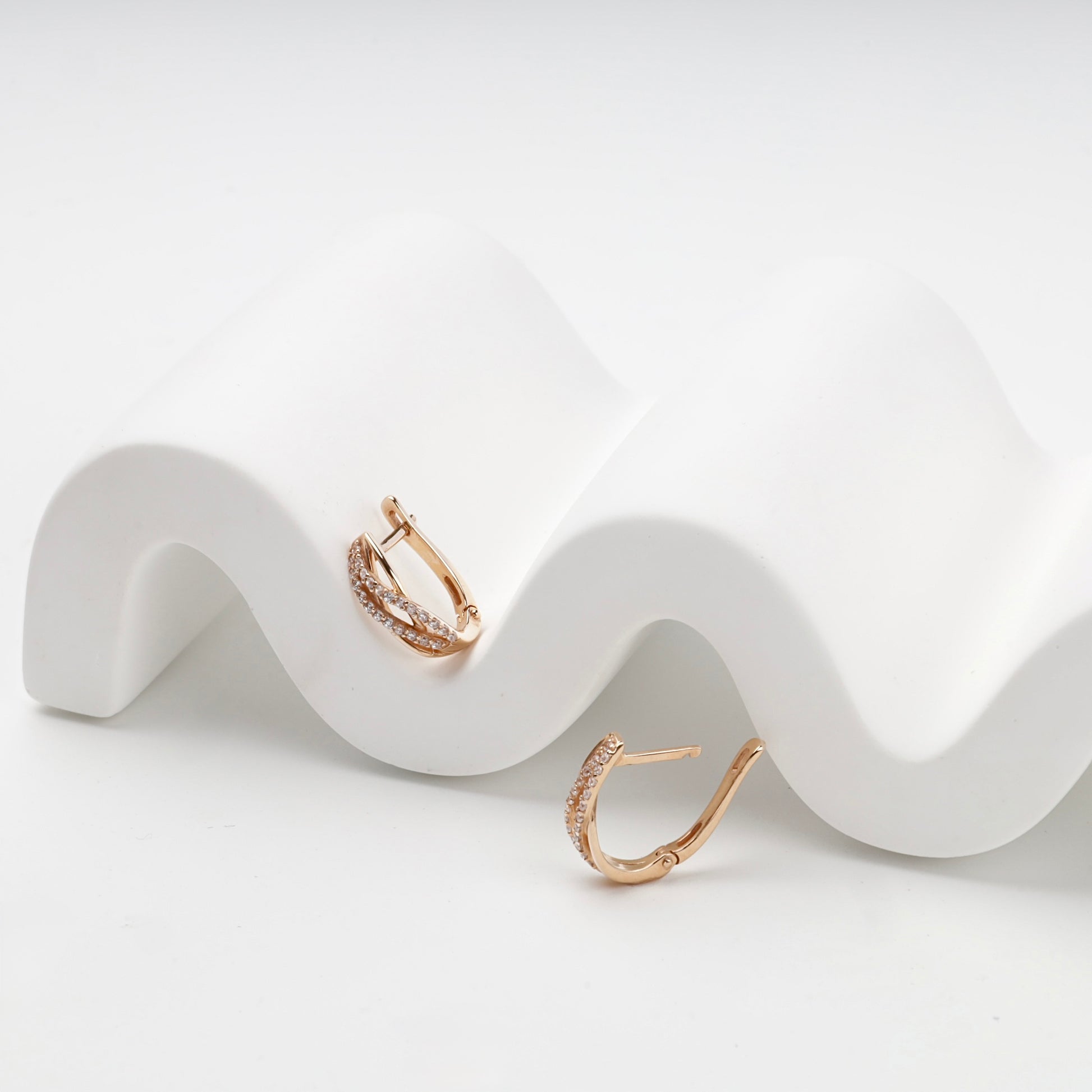Rose Gold 14K interlaced cubic zirconia earrings, product view 5 — Kabluchka
