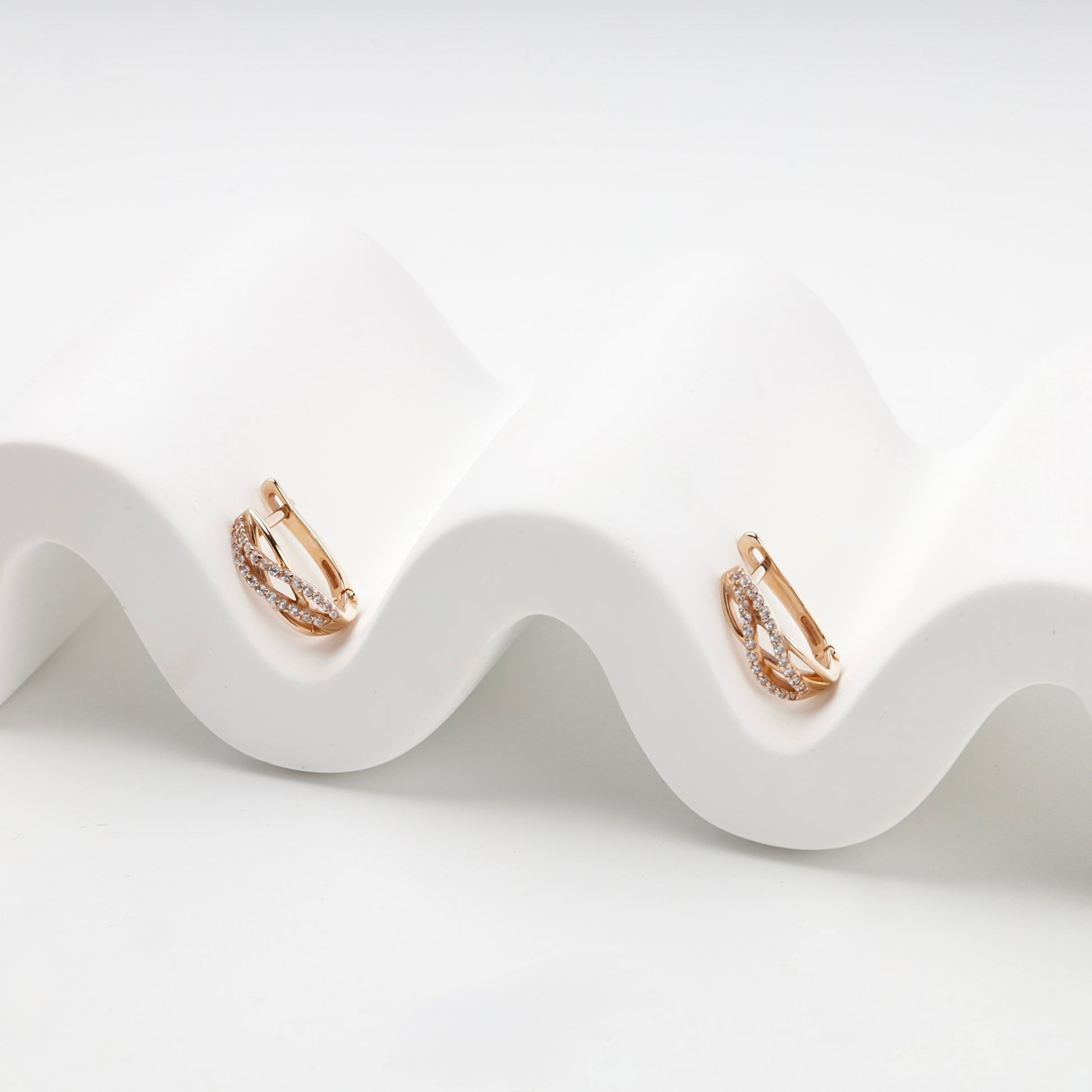 Rose Gold 14K interlaced cubic zirconia earrings, product view 3 — Kabluchka
