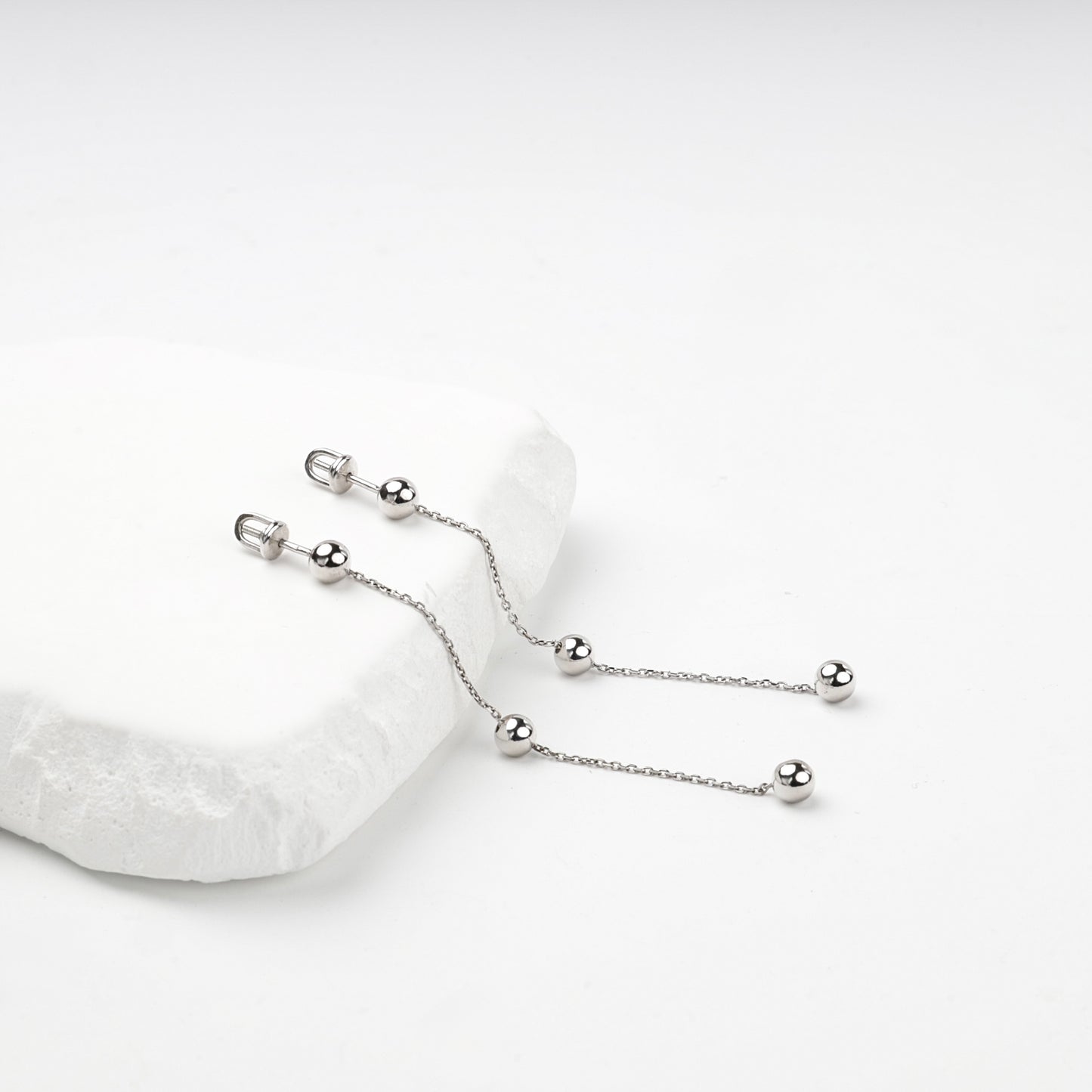 Pair of rhodium-plated silver ball chain threader earrings — Kabluchka