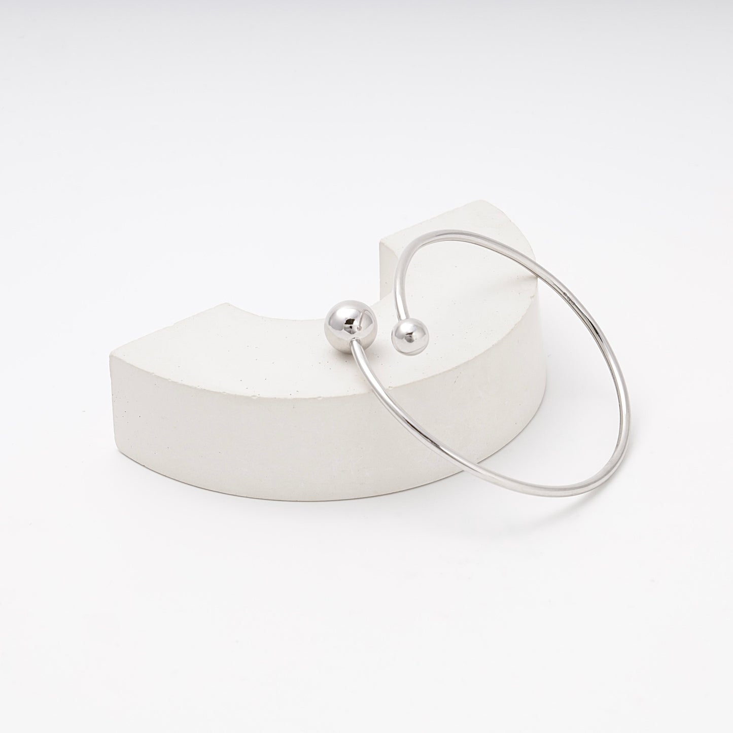 Silver 925 open bangle bracelet on display — Kabluchka