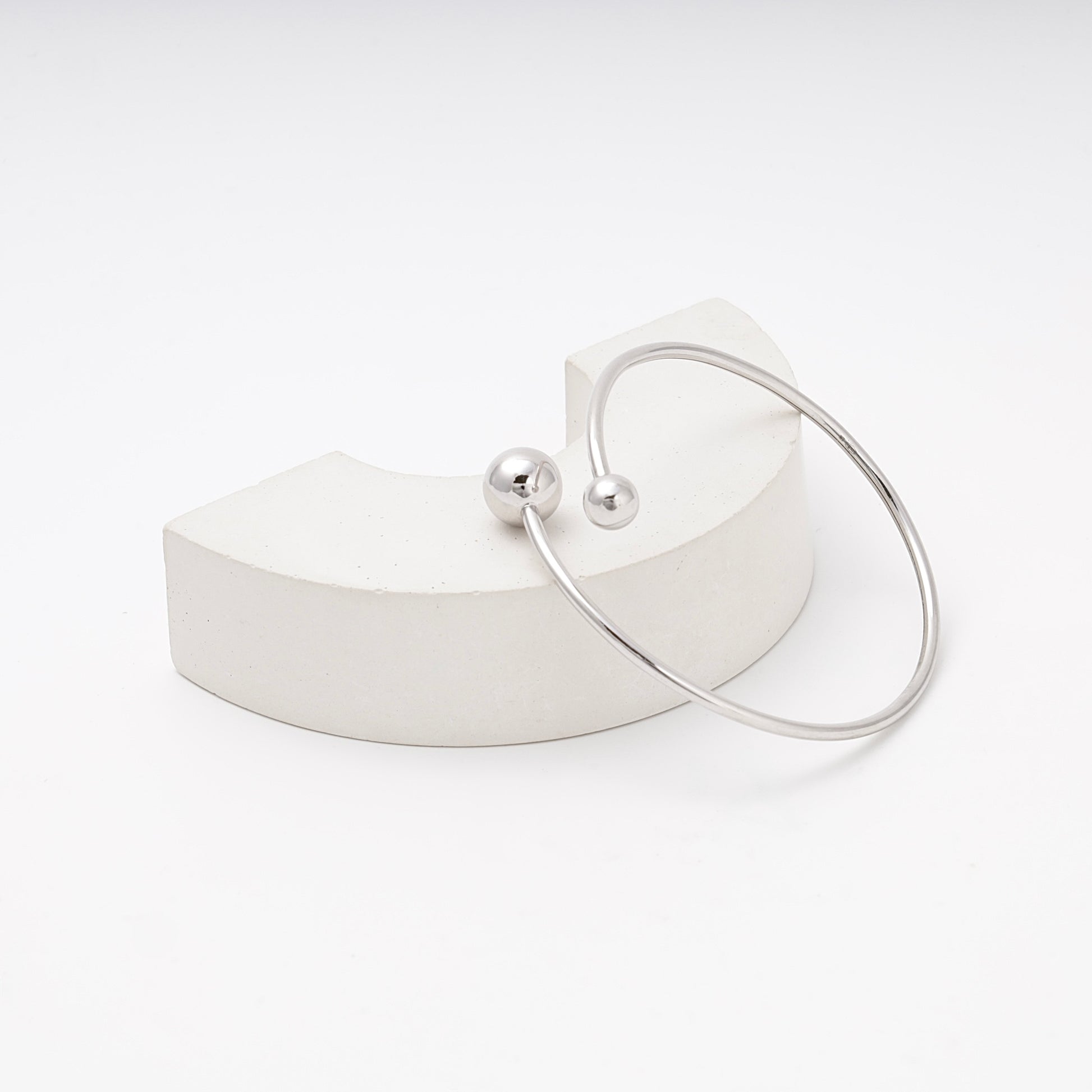 Silver 925 open bangle bracelet on display — Kabluchka