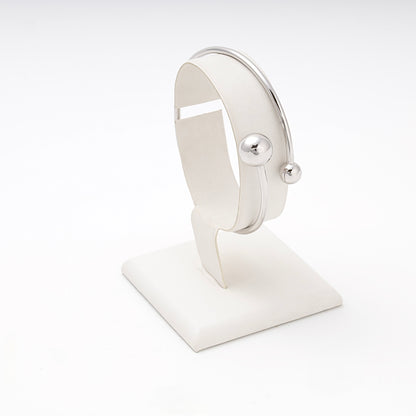 Silver 925 bangle bracelet on stand — Kabluchka