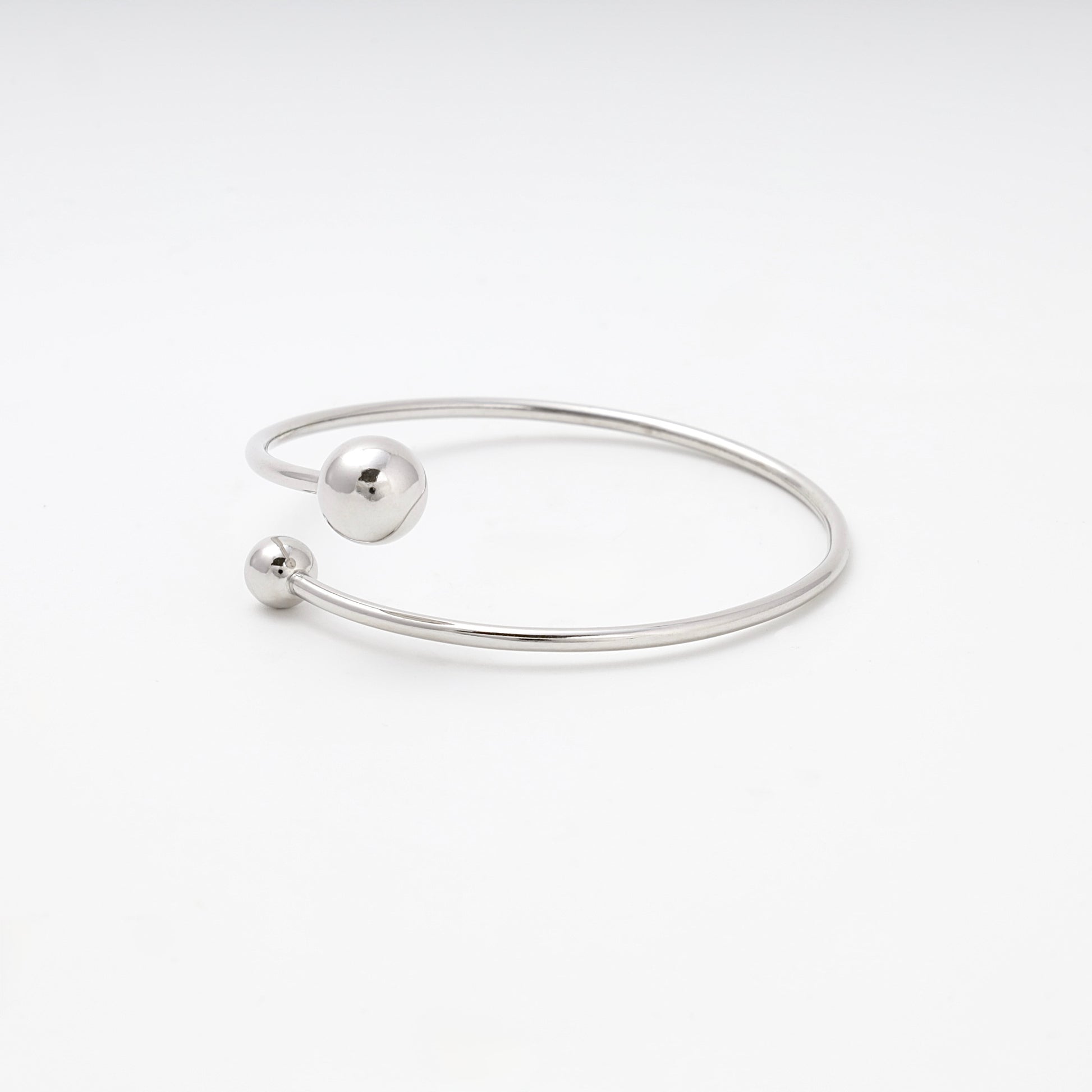 Silver 925 open bangle bracelet, side view — Kabluchka