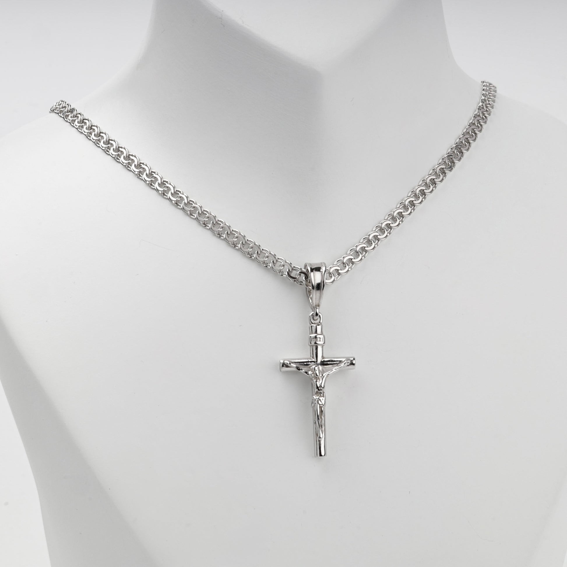 Slender Silver 925 crucifix pendant with sculpted Jesus figure