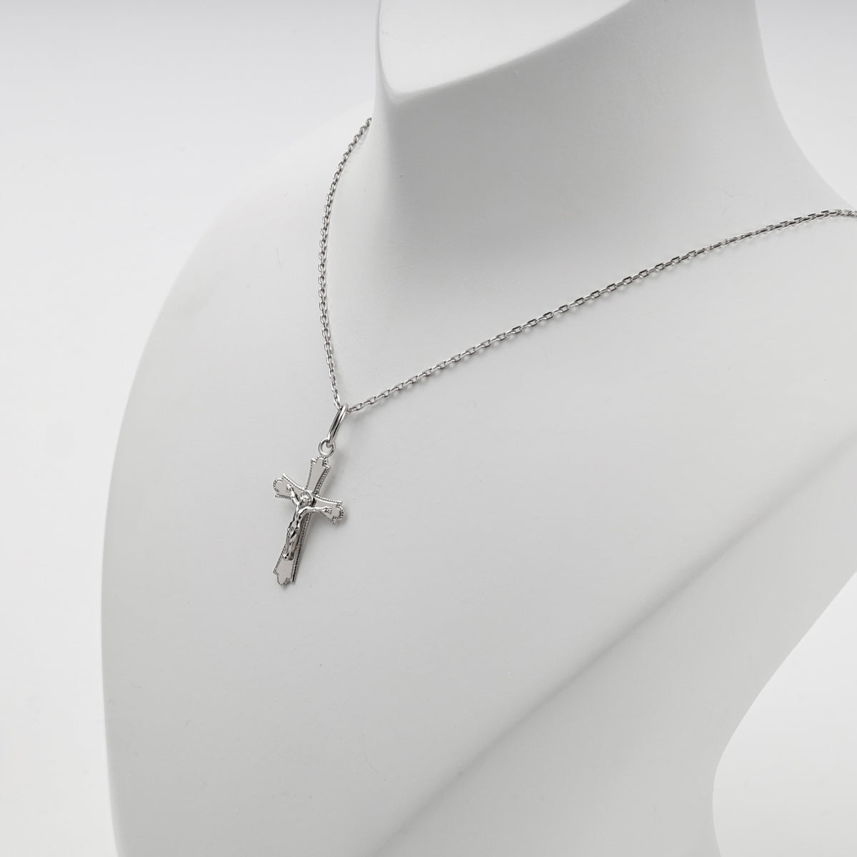 Silver 925 decorative-edge Orthodox crucifix pendant — display view — Kabluchka